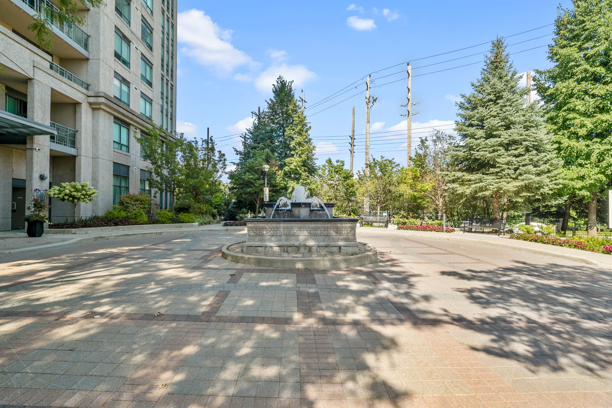 38 Fontenay Ct Unit 1310 Toronto, ON M9A 5H5
