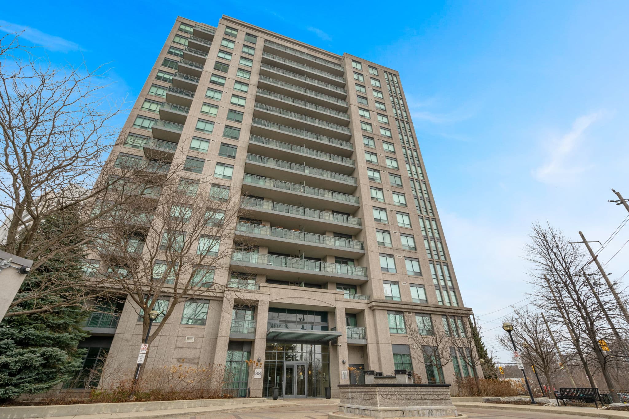 38 Fontenay Ct Unit 509 Toronto, ON M9A 5H5