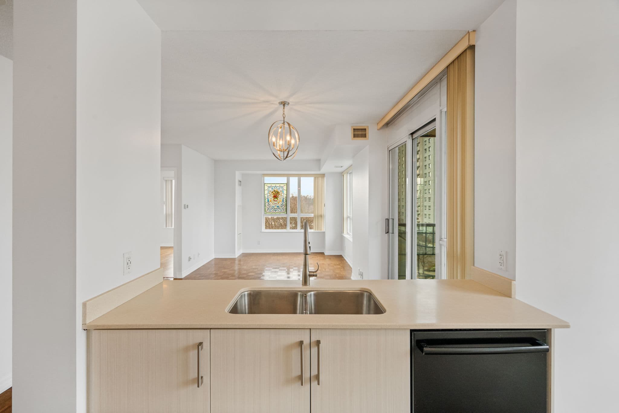 38 Fontenay Ct Unit 509 Toronto, ON M9A 5H5