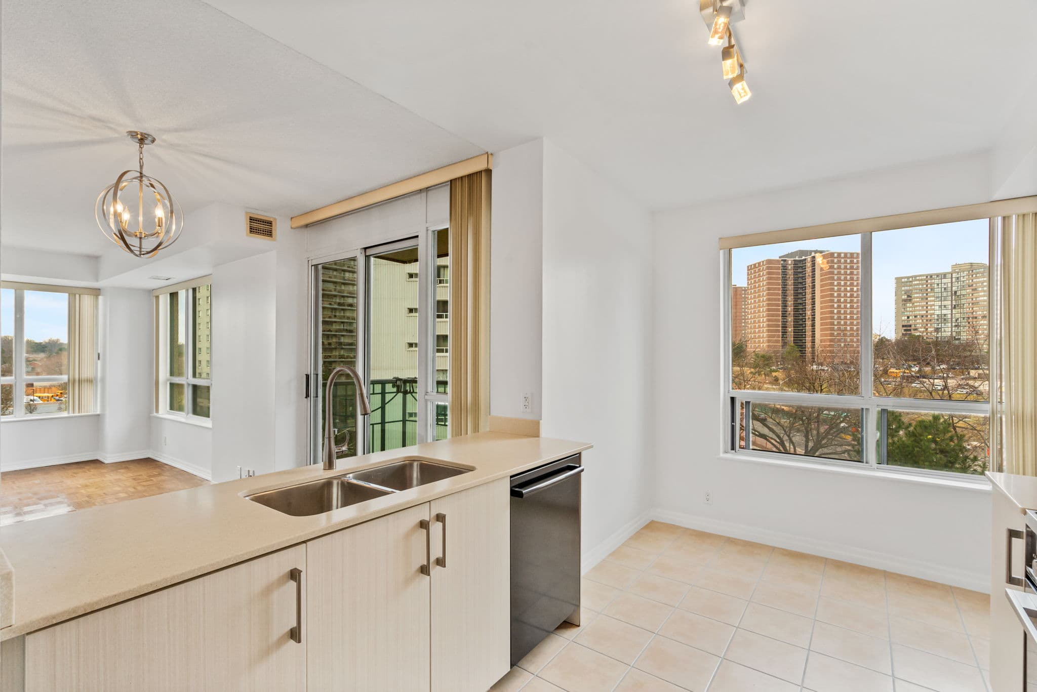 38 Fontenay Ct Unit 509 Toronto, ON M9A 5H5