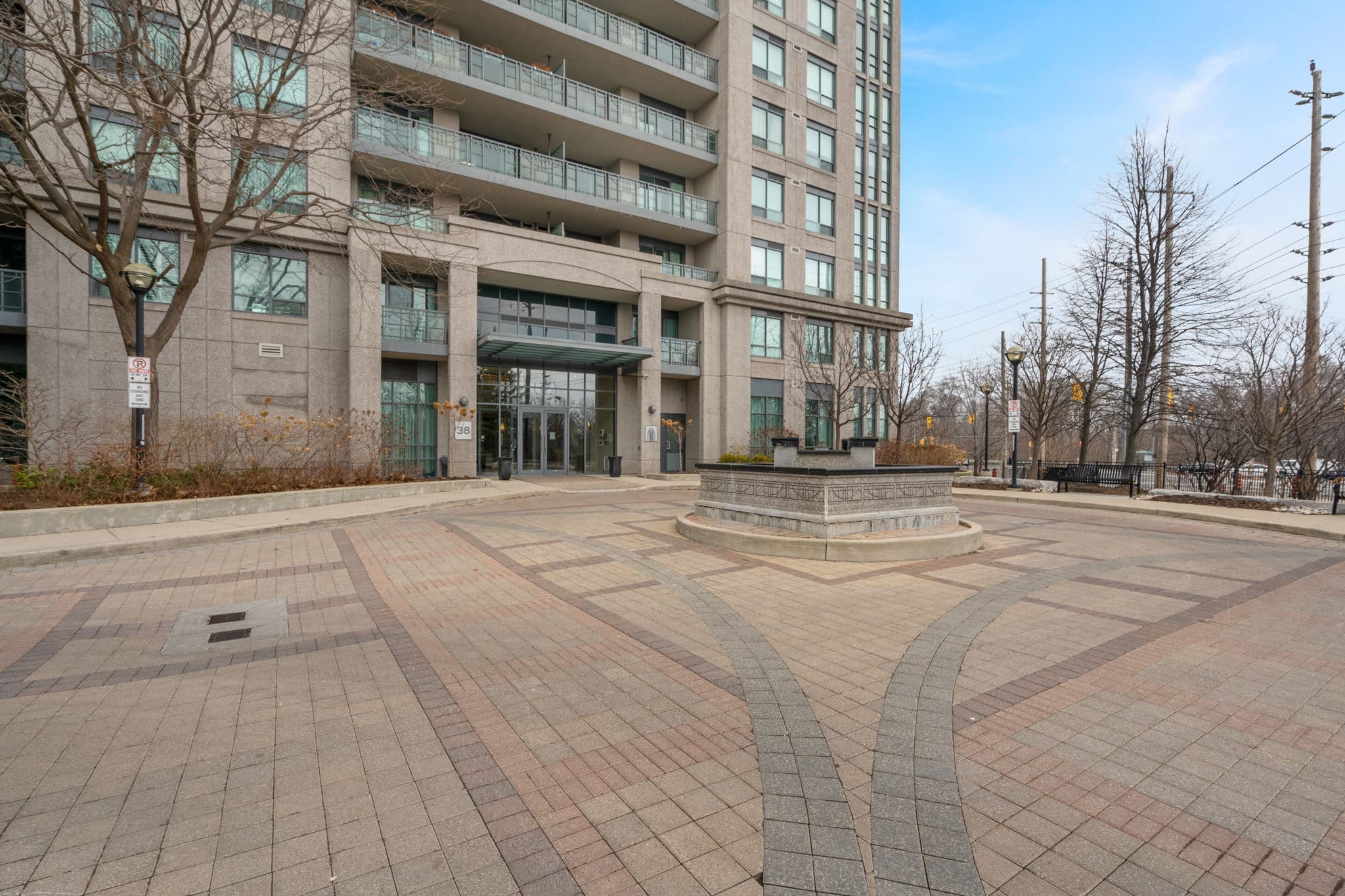 38 Fontenay Ct Unit 509 Toronto, ON M9A 5H5