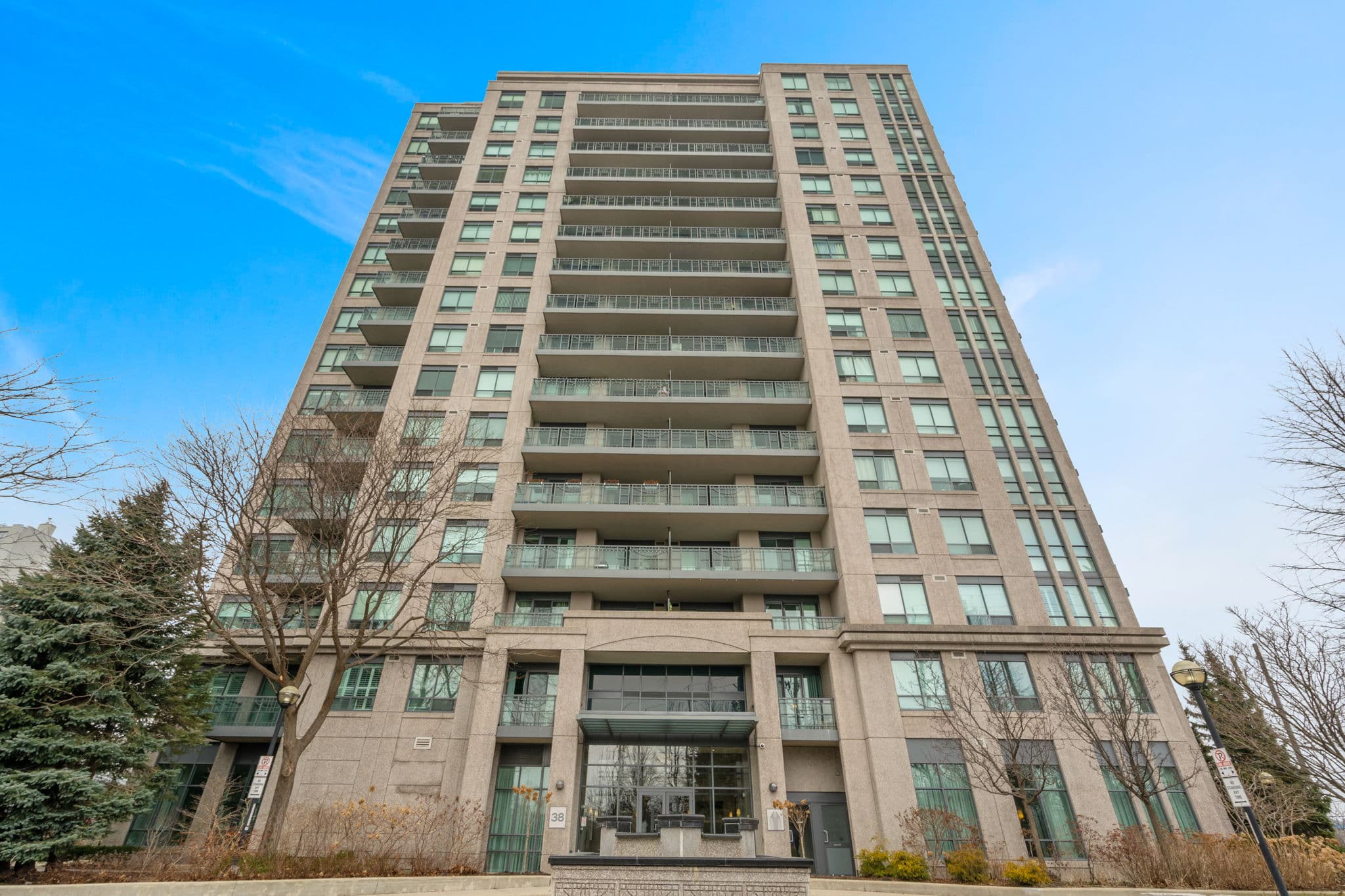 38 Fontenay Ct Unit 509 Toronto, ON M9A 5H5