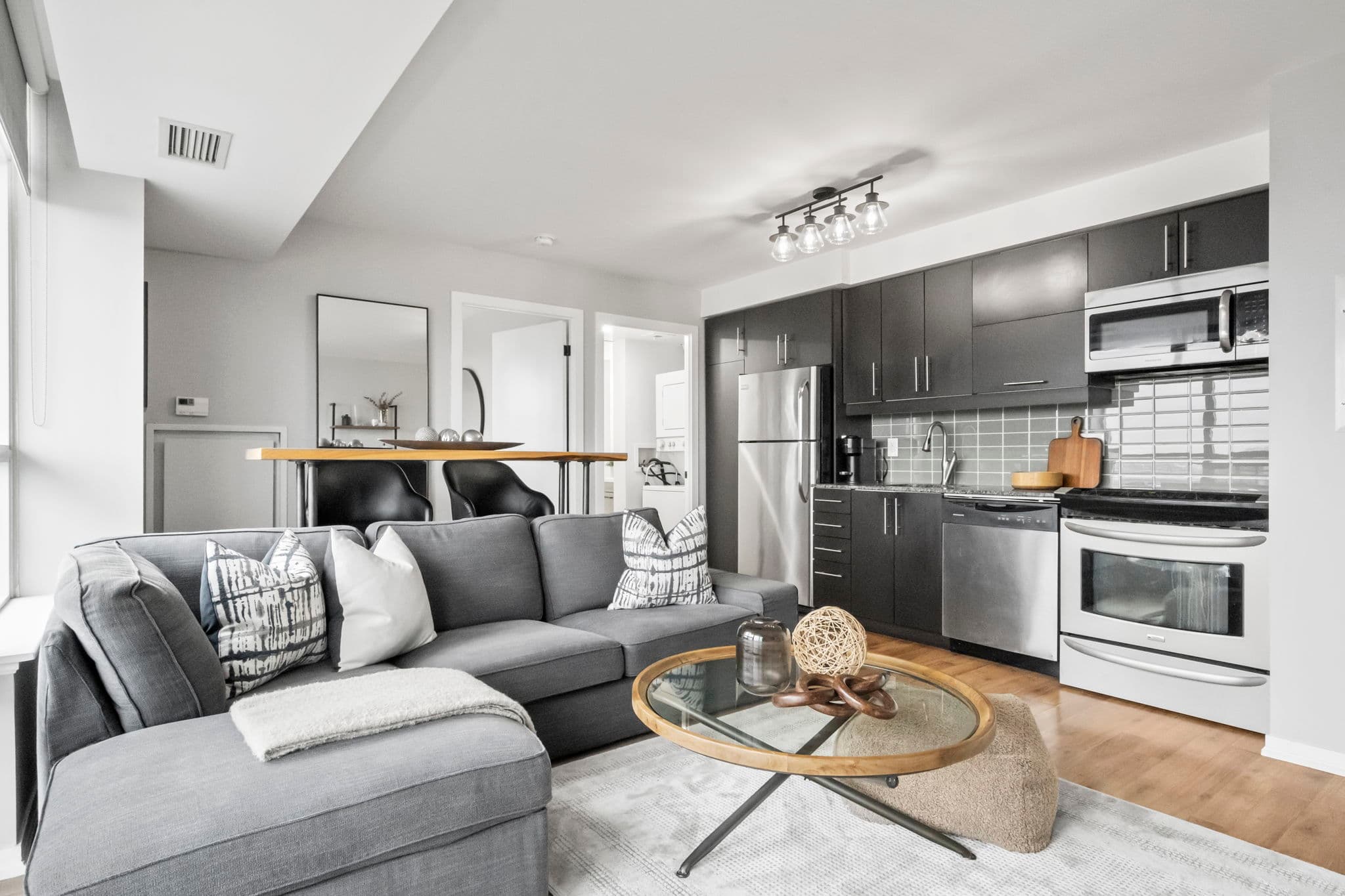 38 Joe Shuster Way Unit 1911 Toronto, ON M6K 0A5