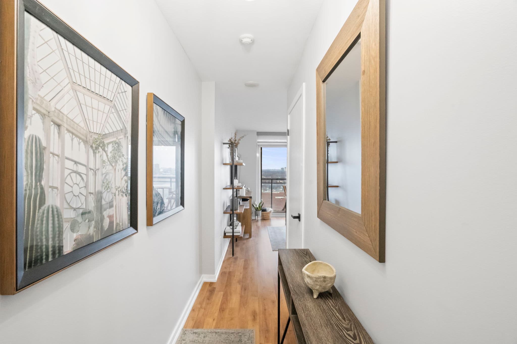 38 Joe Shuster Way Unit 1911 Toronto, ON M6K 0A5