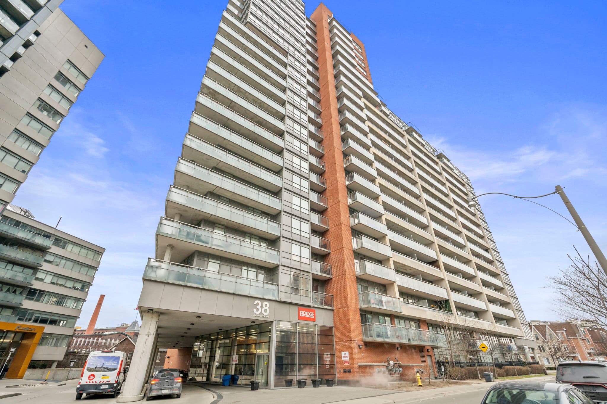 38 Joe Shuster Way Unit 1911 Toronto, ON M6K 0A5