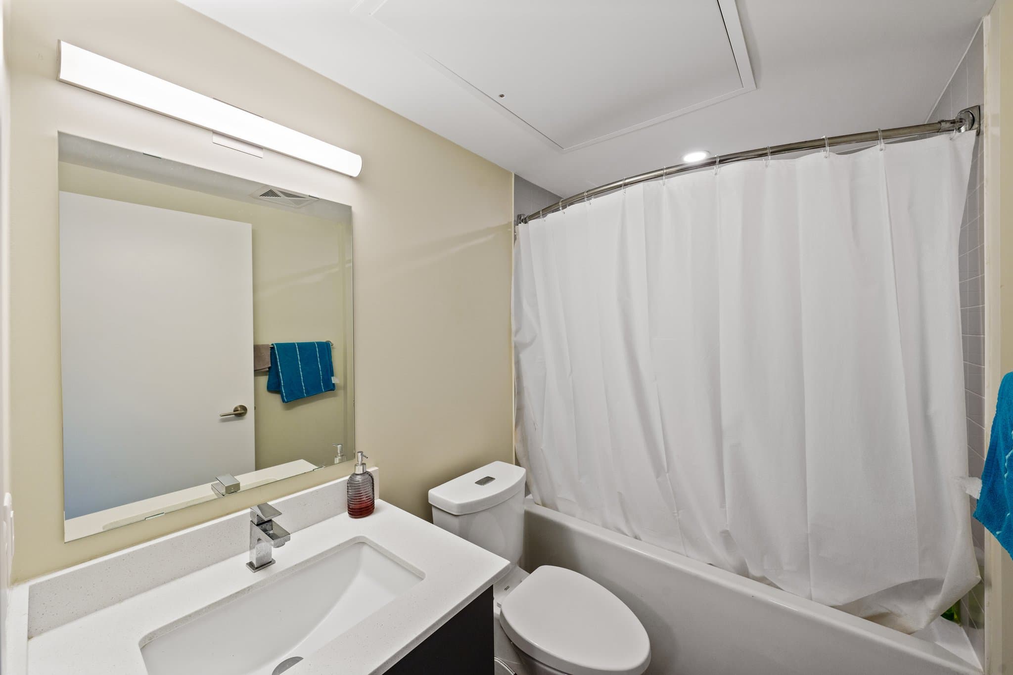 38 Monte Kwinter Ct Unit 1380 Toronto, ON M3H 0E2