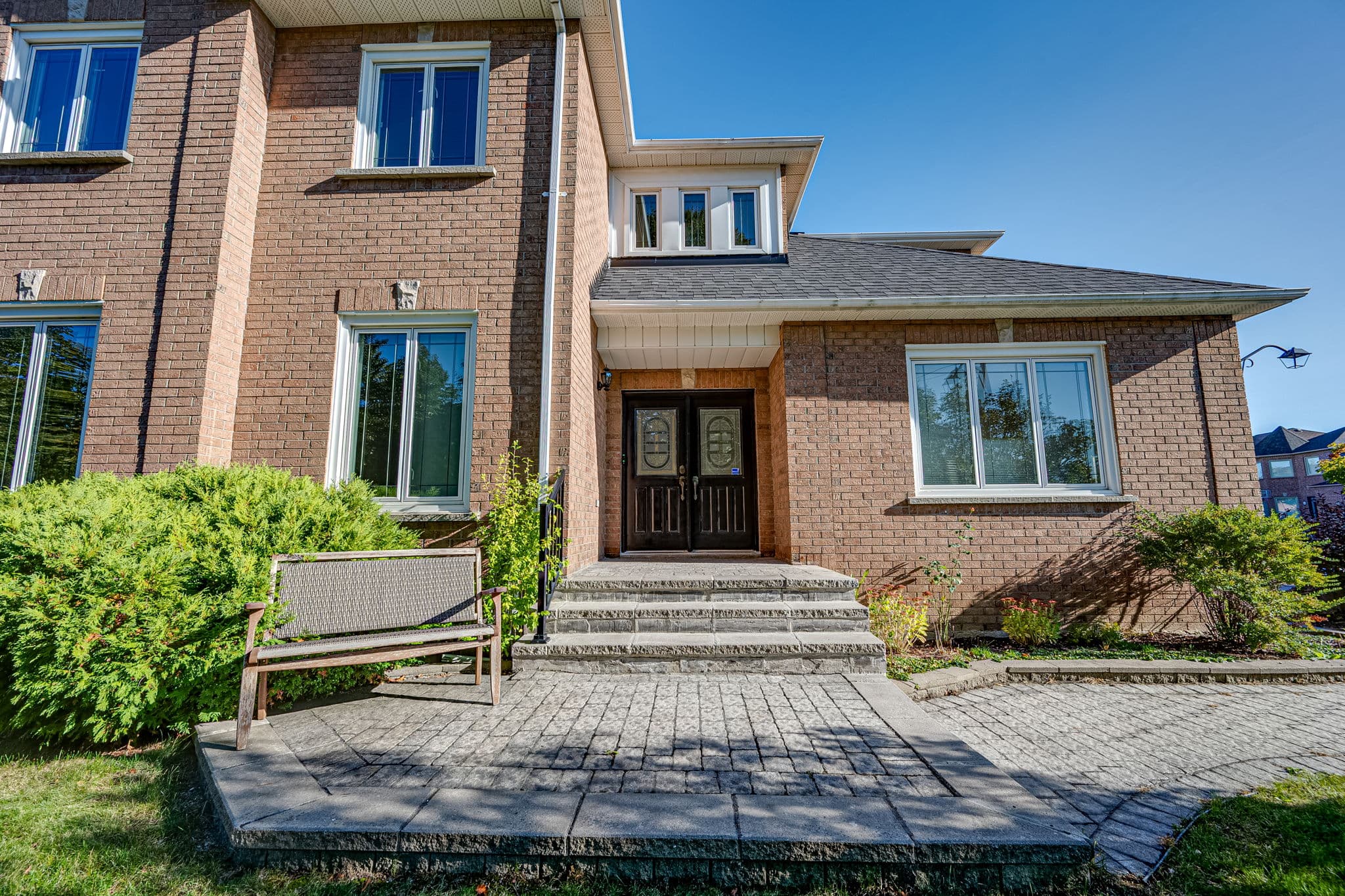 38 Worth Blvd Vaughan, ON L4J 7S9