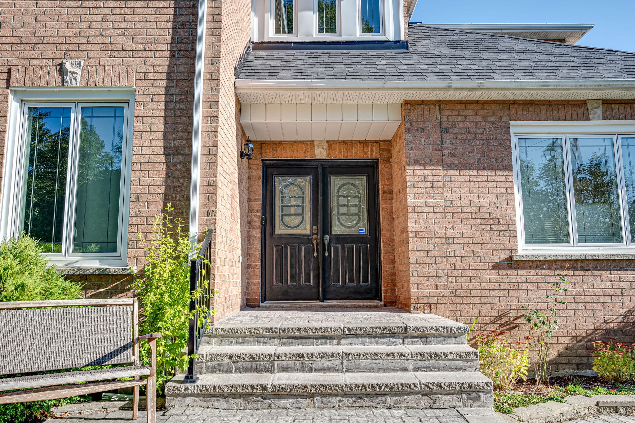 38 Worth Blvd Vaughan, ON L4J 7S9