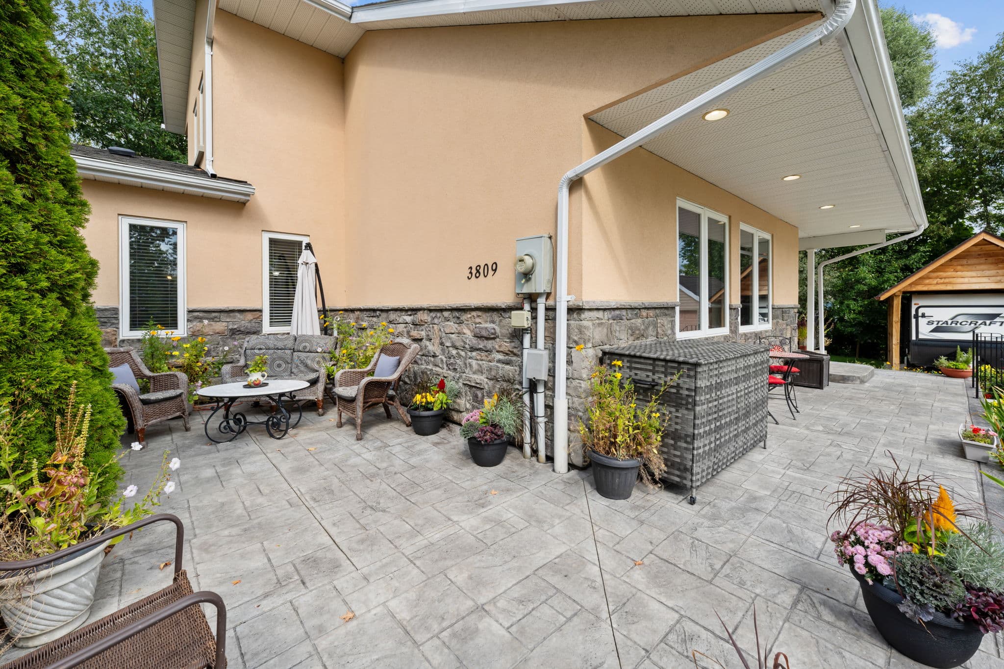 3809 East St Innisfil, ON L9S 2L9