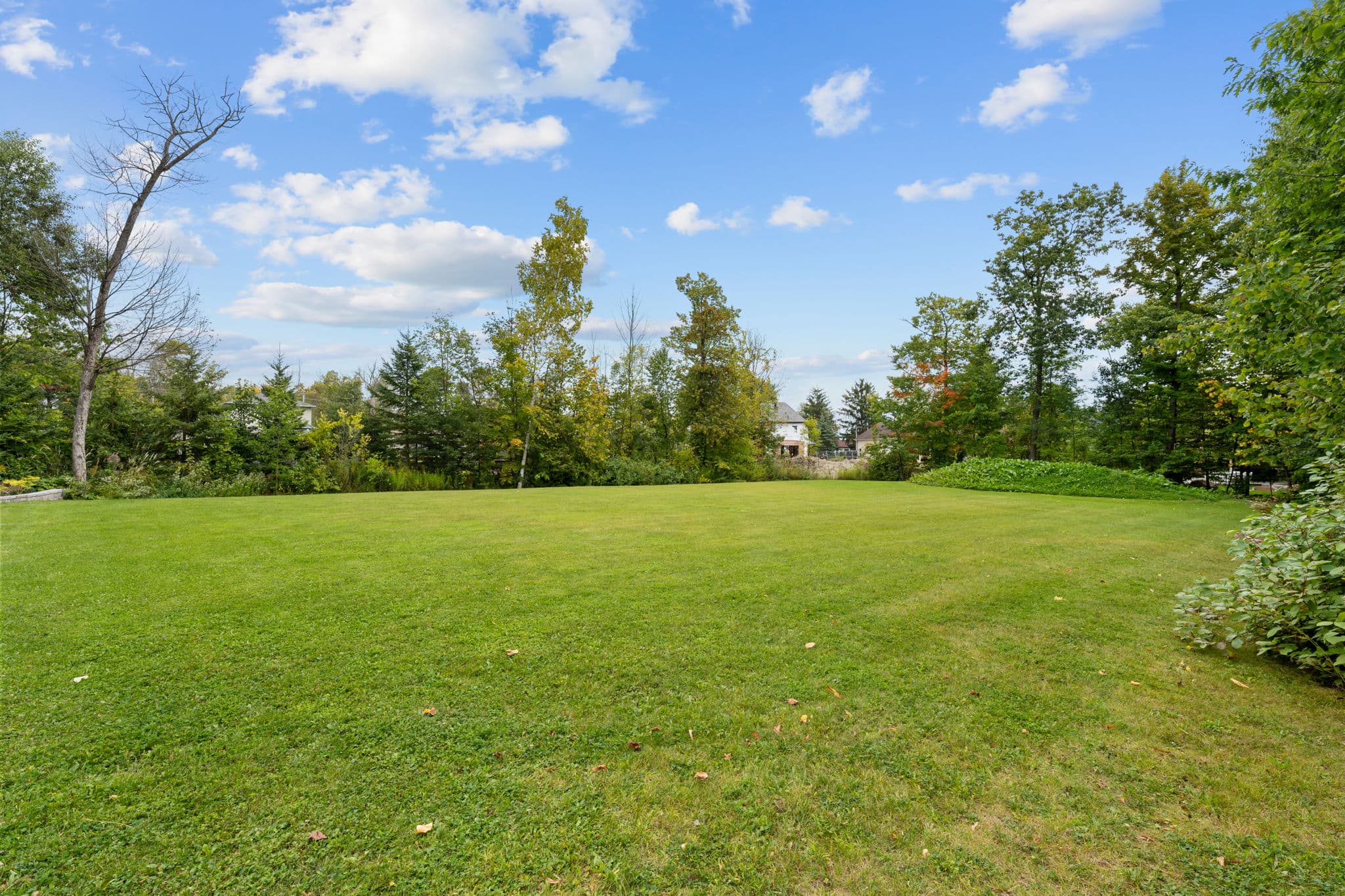 3809 East St Innisfil, ON L9S 2L9