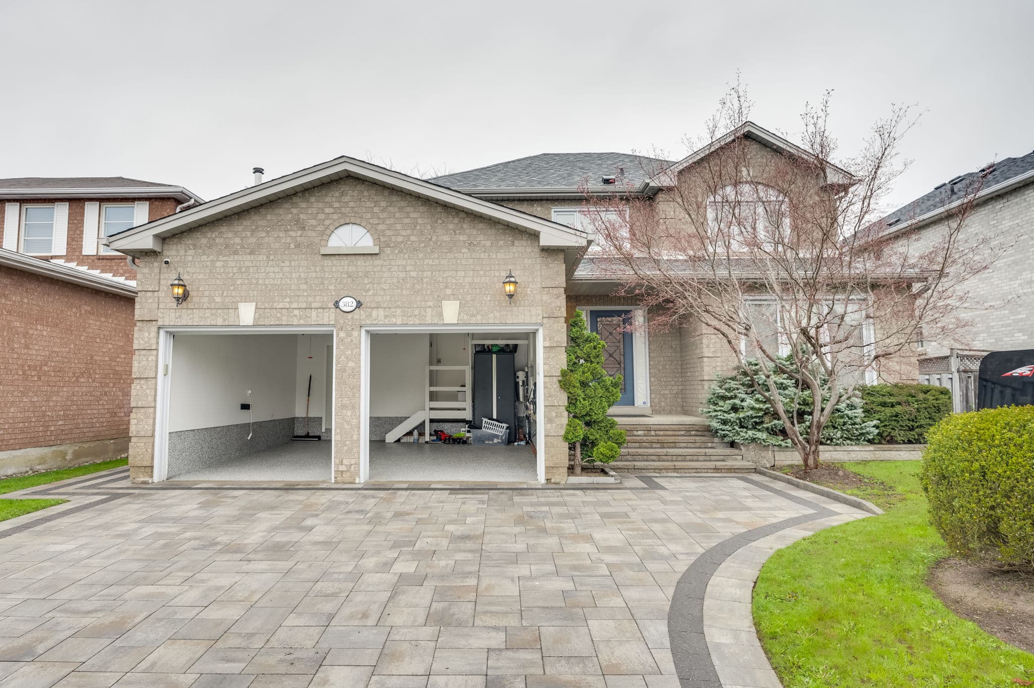 382 Beverley Glen Blvd Vaughan, ON L4J 7S5