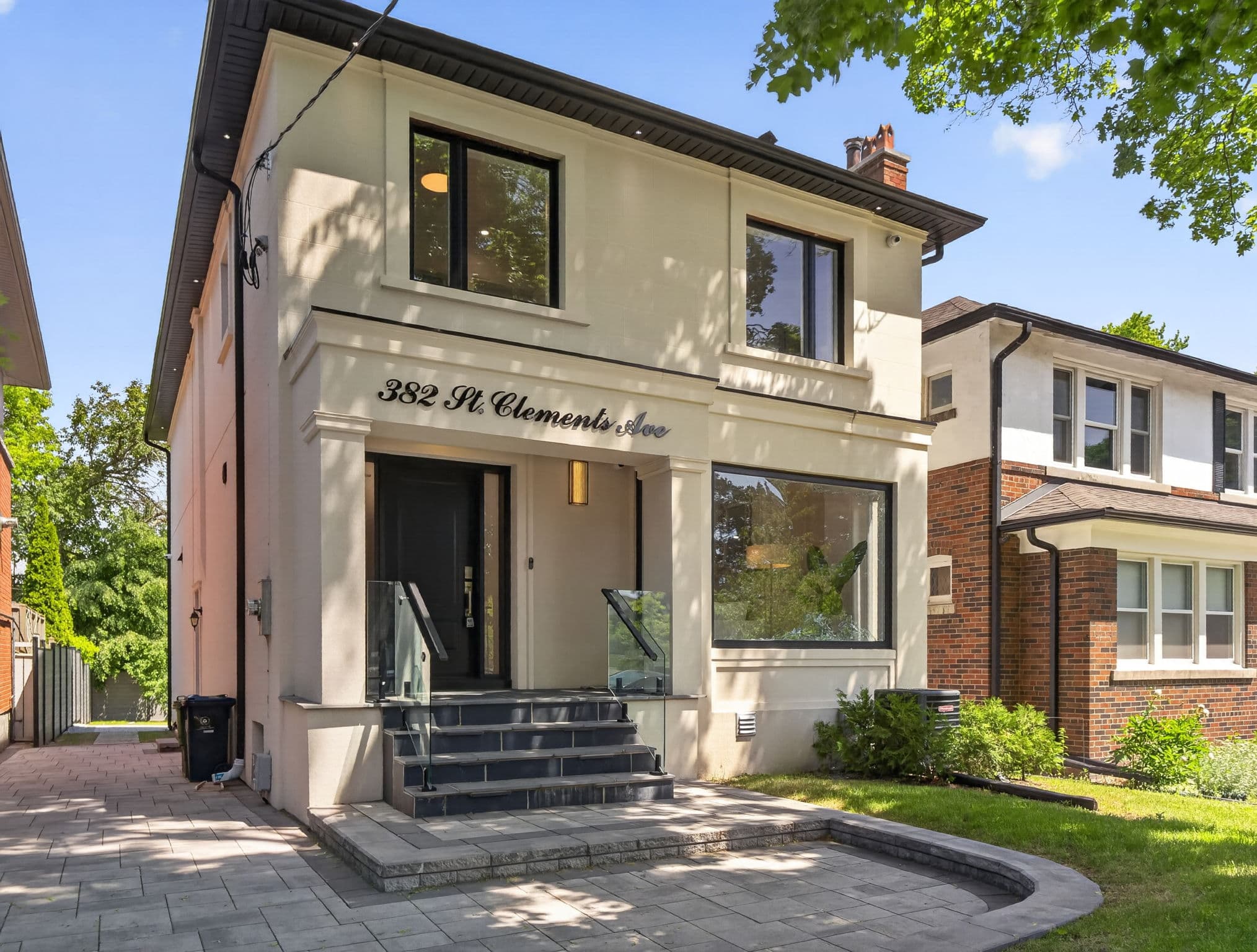 382 St Clements Ave Toronto, ON M5N 1M1