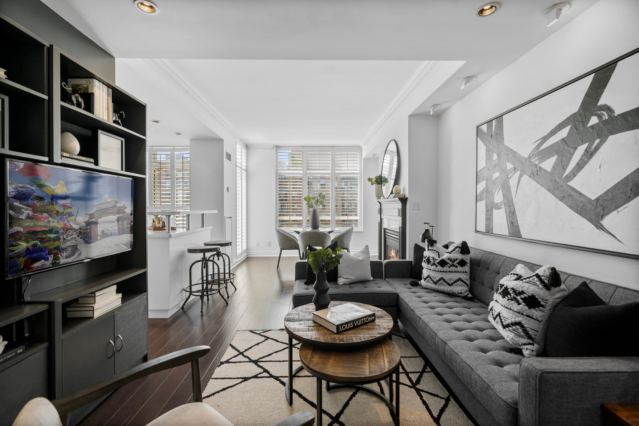 39 Jarvis St 805 Toronto, ON M5E 1Z5