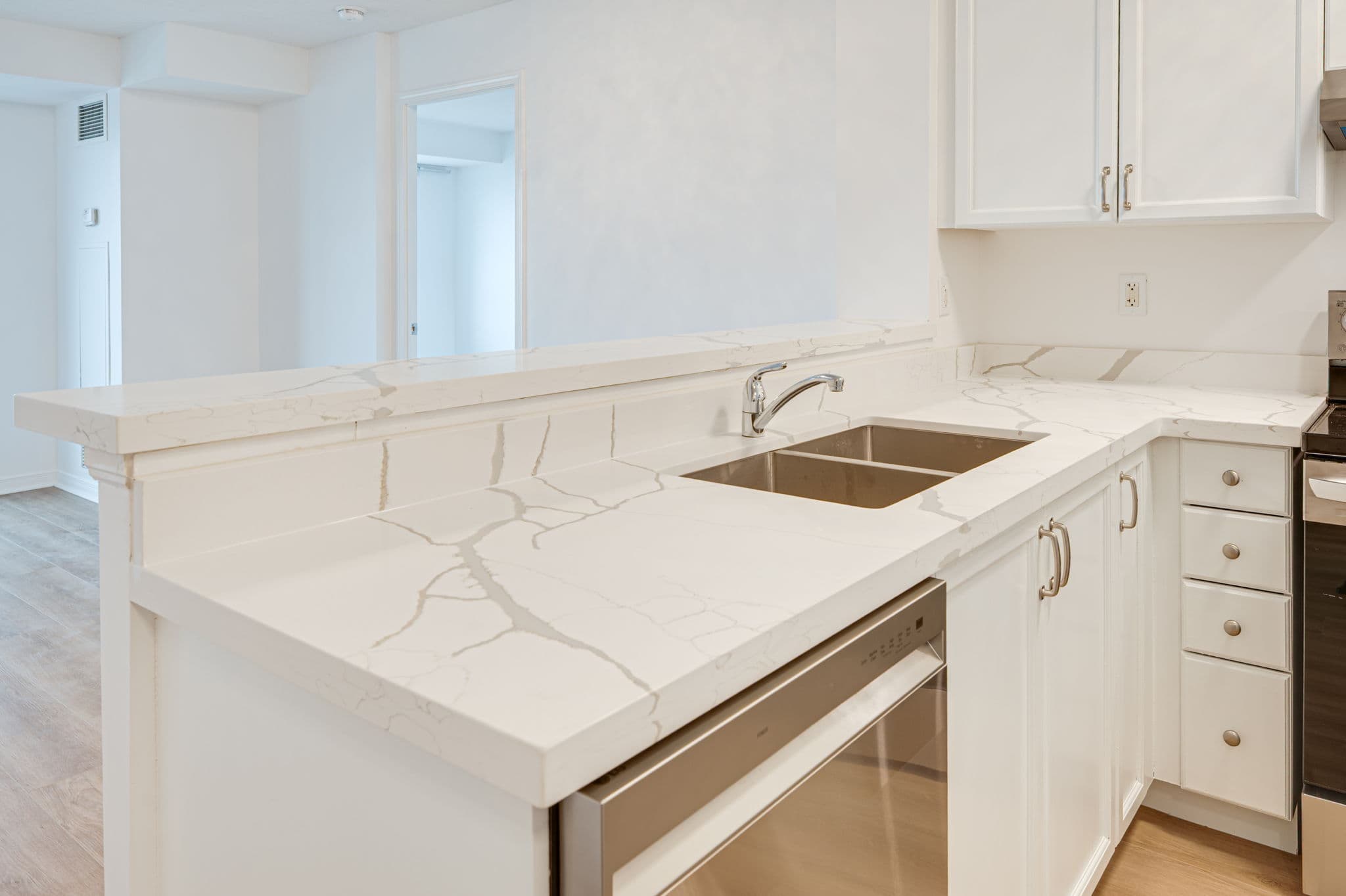 39 Oneida Crescent Unit 505 Richmond Hill, ON L4B 4T9