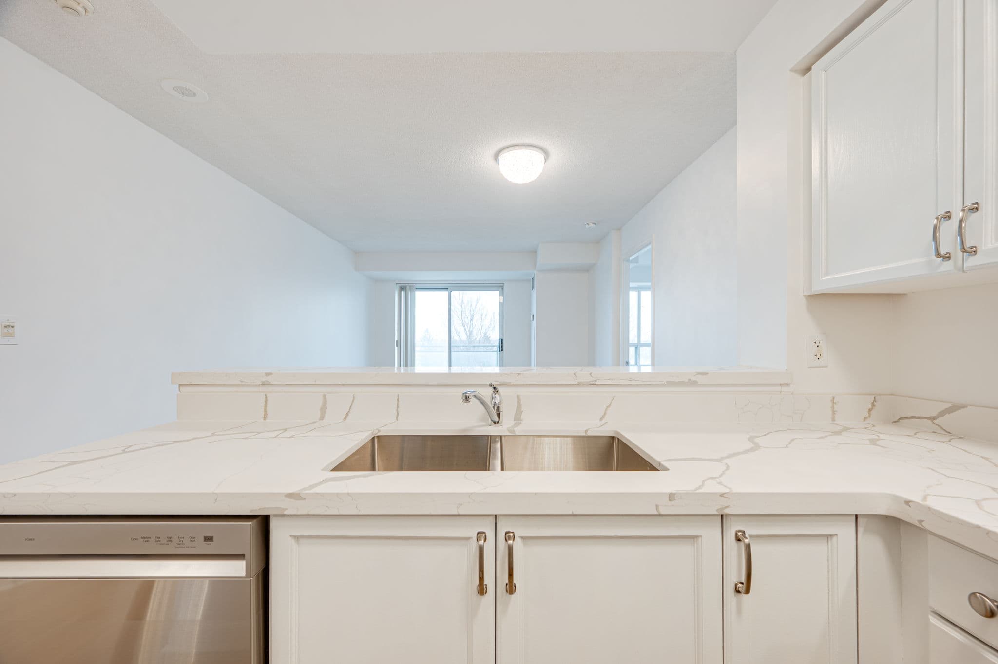 39 Oneida Crescent Unit 505 Richmond Hill, ON L4B 4T9