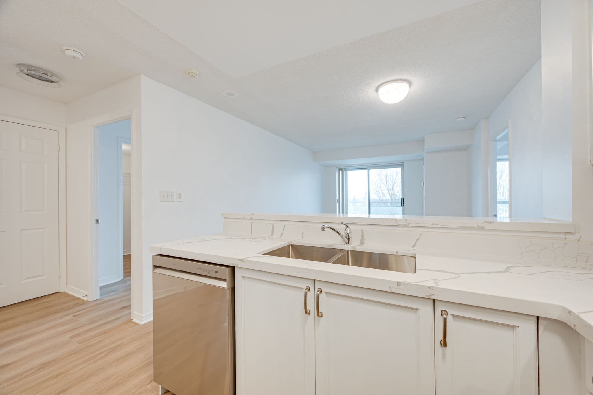 39 Oneida Crescent Unit 505 Richmond Hill, ON L4B 4T9