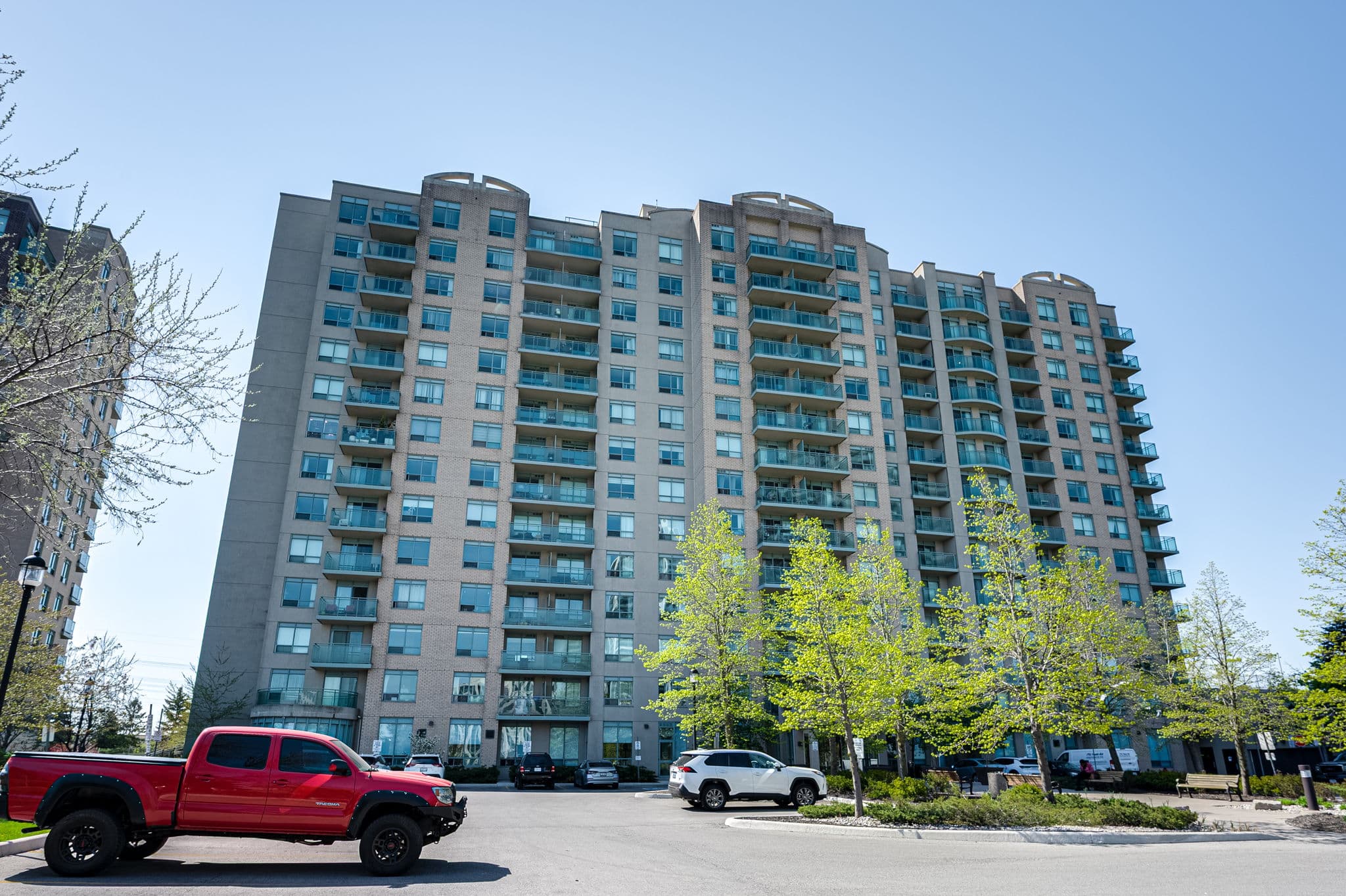 39 Oneida Crescent Unit 920 Richmond Hill, ON L4B 4T9
