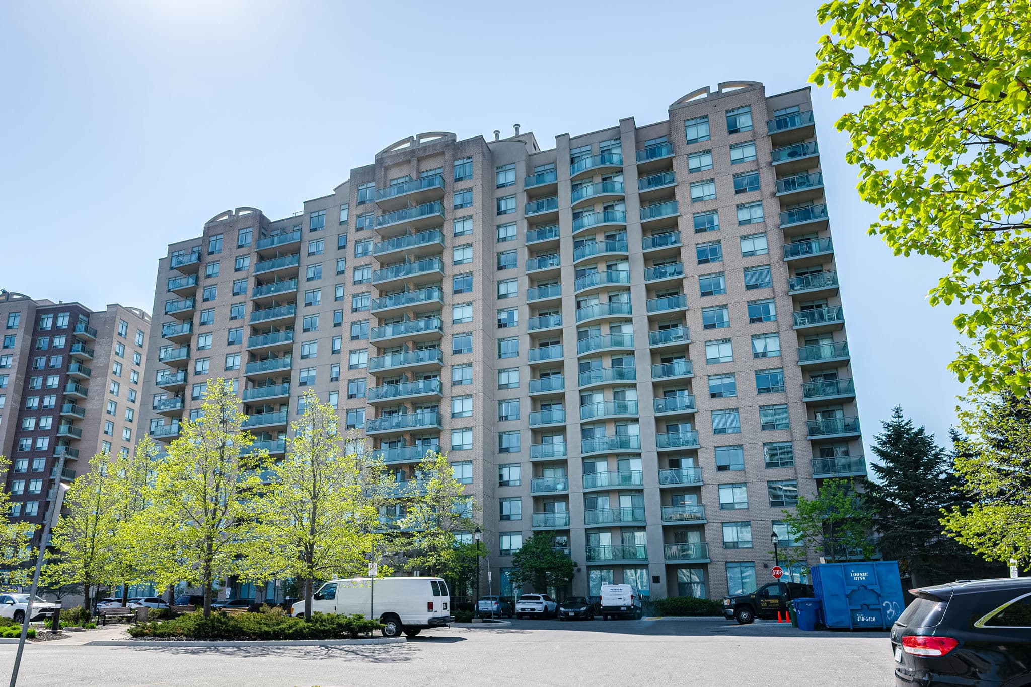 39 Oneida Crescent Unit 920 Richmond Hill, ON L4B 4T9