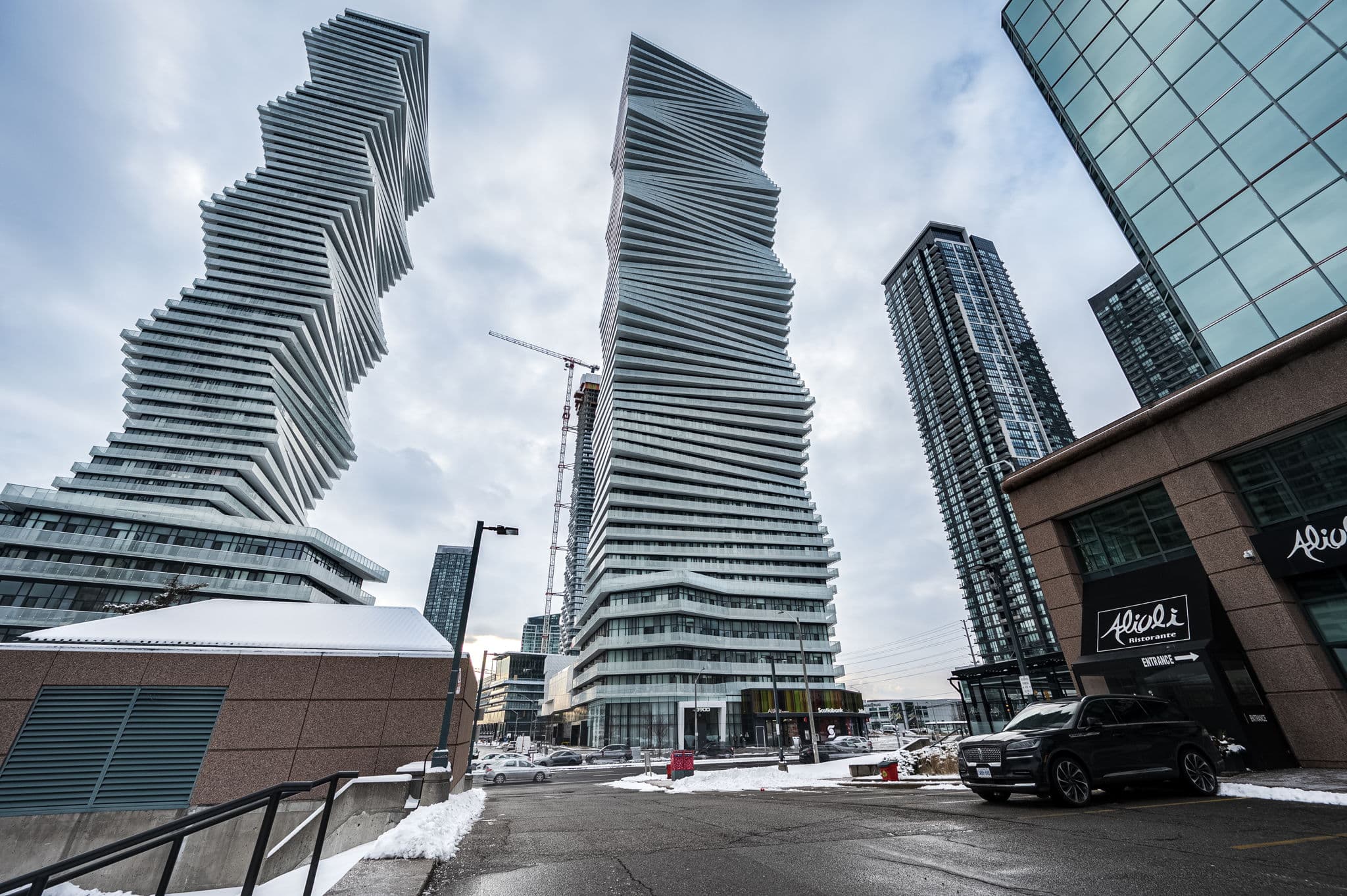 3900 Confederation Pkwy Mississauga, ON L5B 0M3