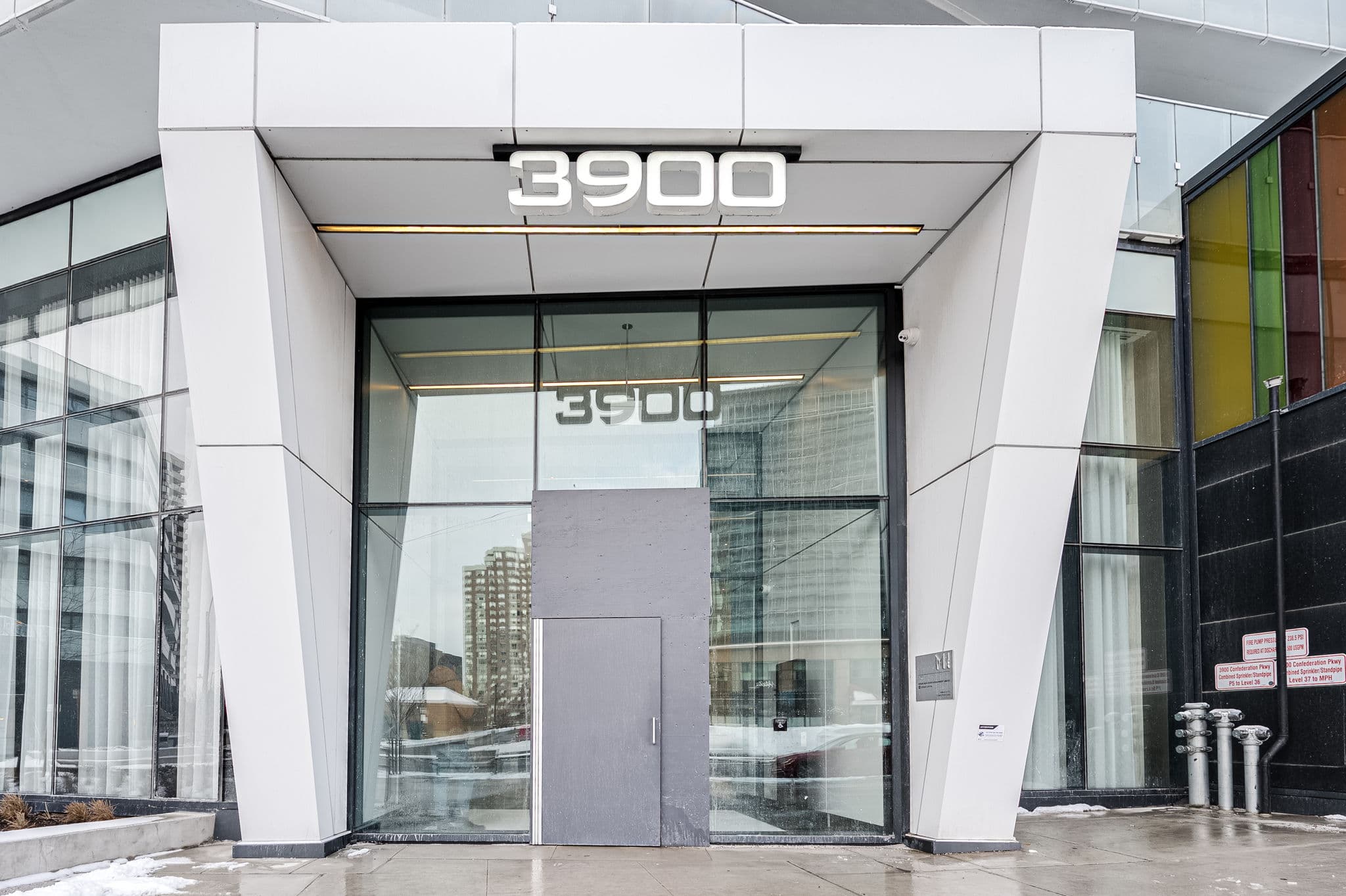 3900 Confederation Pkwy Mississauga, ON L5B 0M3