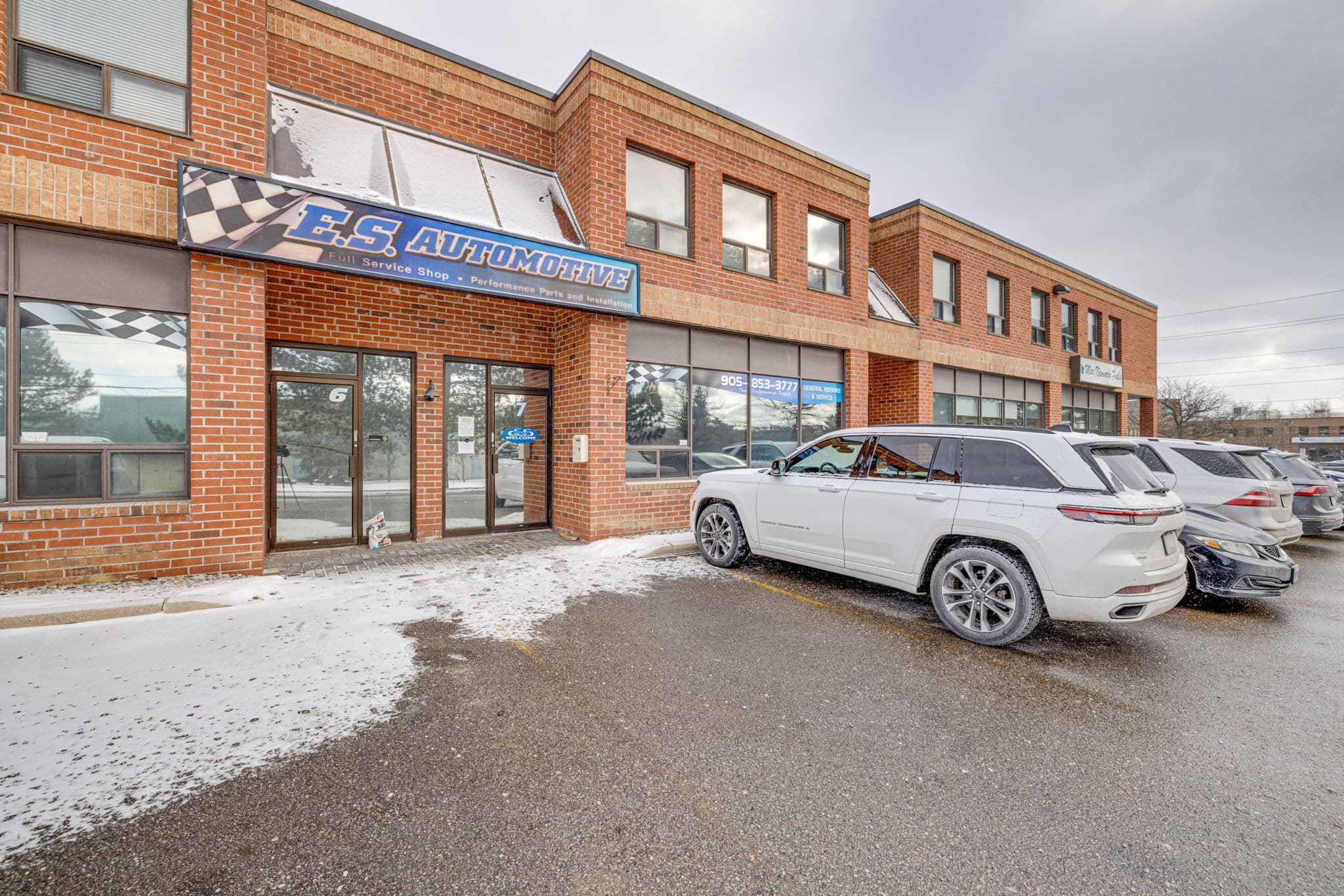 395 Harry Walker Pkwy S Unit 7 Newmarket, ON L3Y 8T3