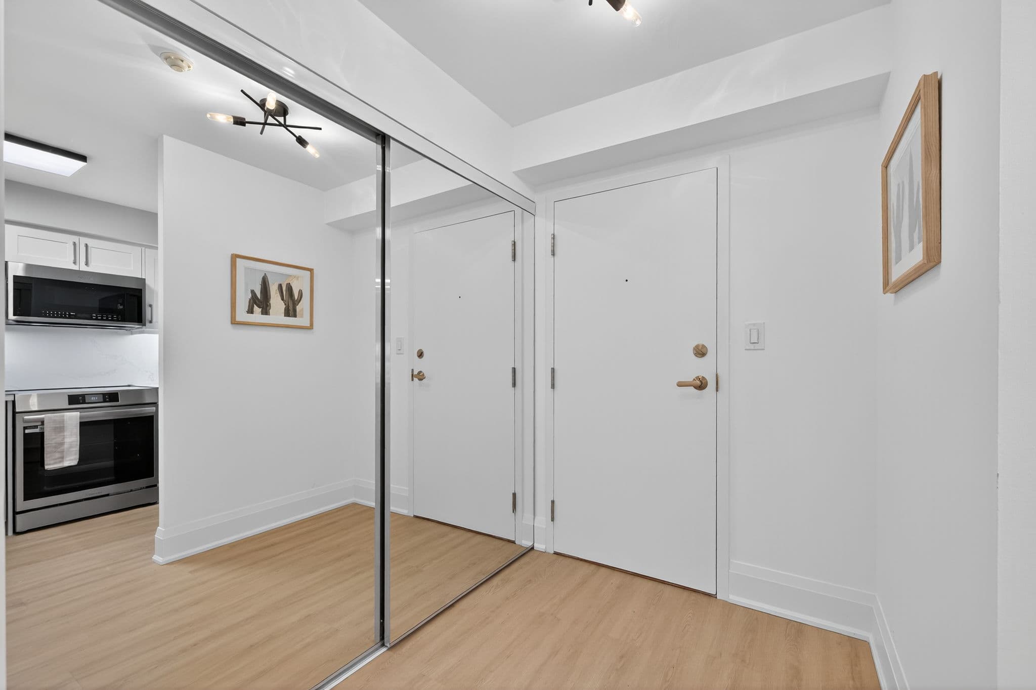 398 Eglinton Ave E Unit 503 Toronto, ON M4P 3H8