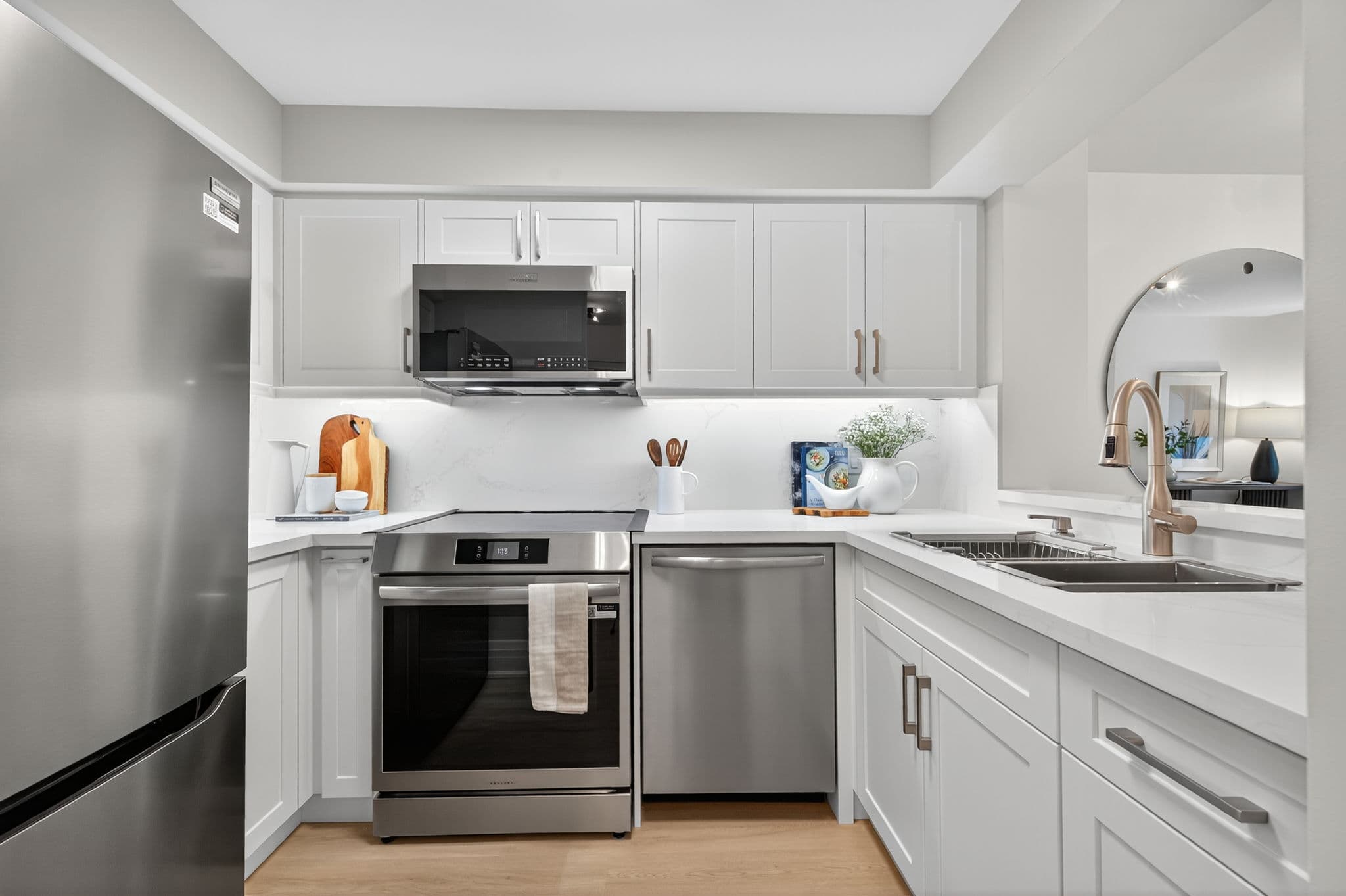 398 Eglinton Ave E Unit 503 Toronto, ON M4P 3H8