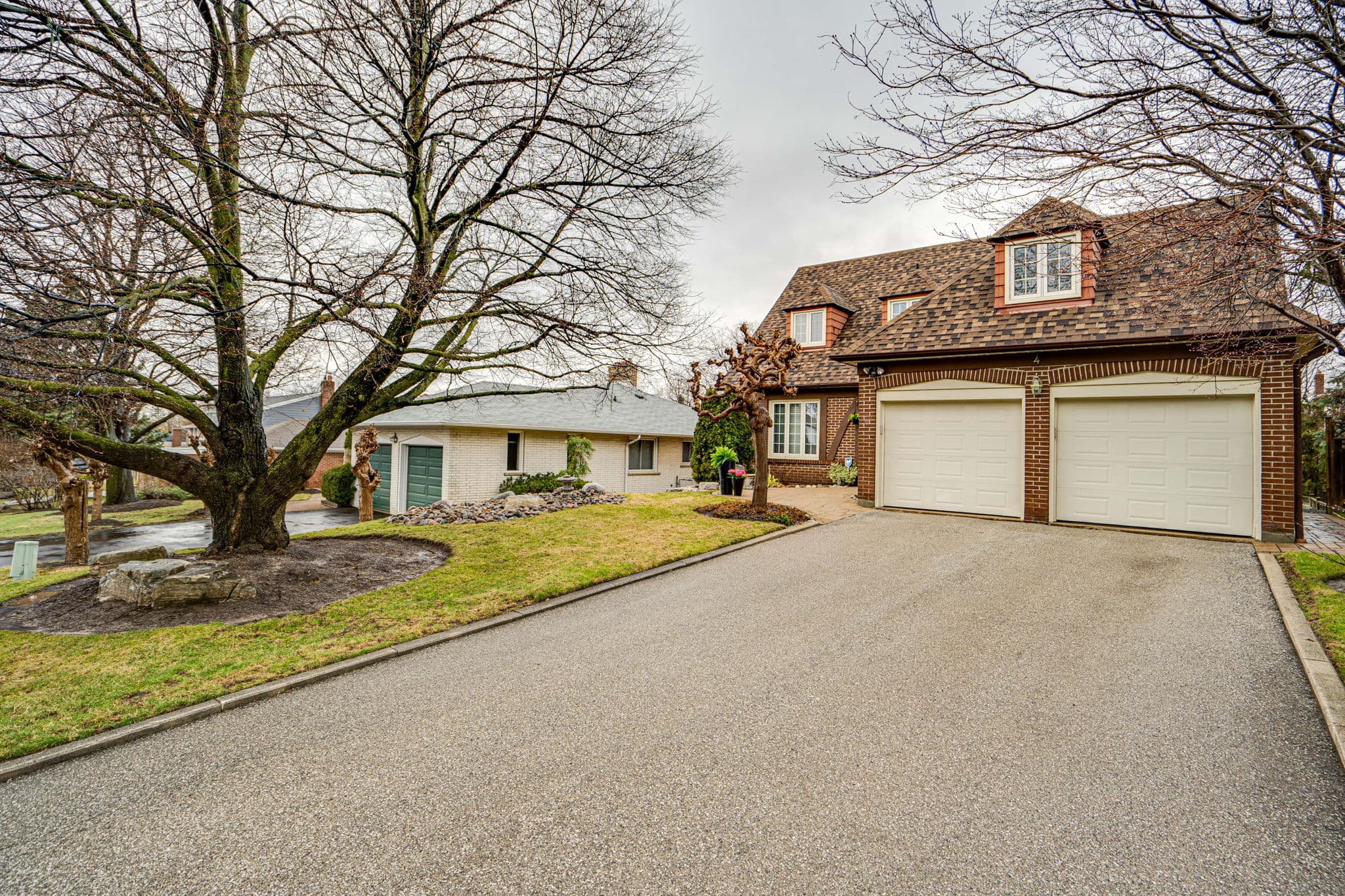 4 Sixpenny Ct Markham, ON L3T 4E5
