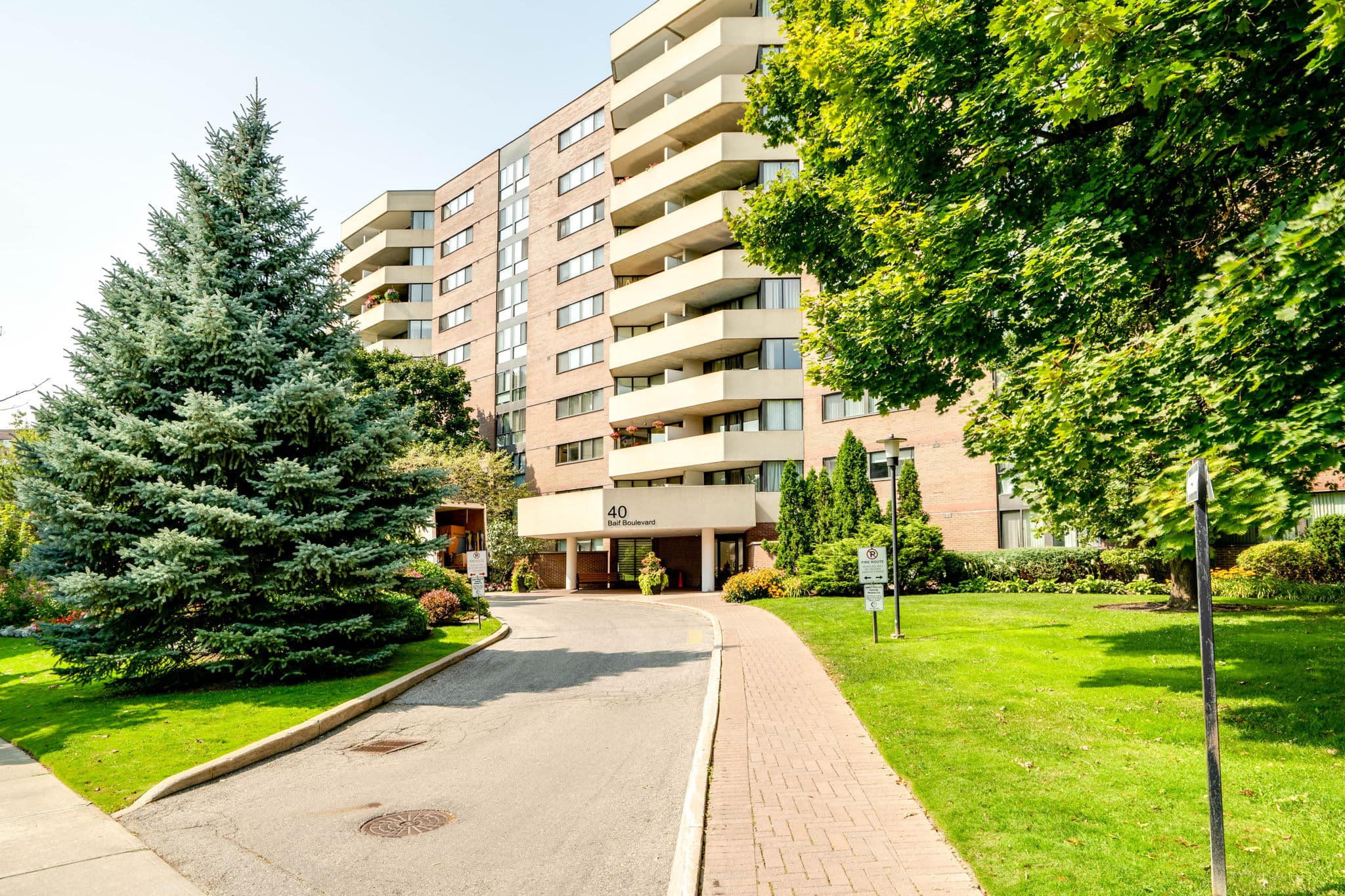 40 Baif Blvd Richmond Hill, ON L4C 5M9
