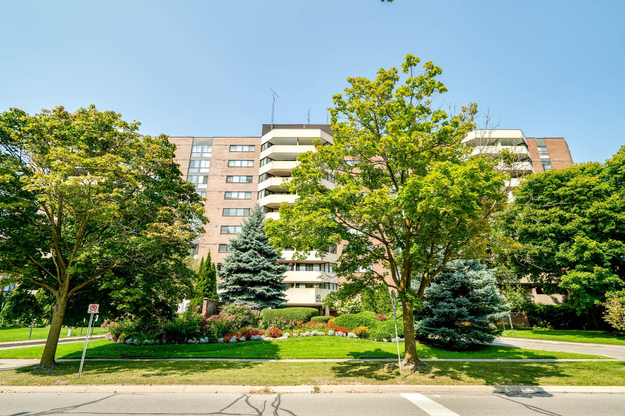 40 Baif Blvd Richmond Hill, ON L4C 5M9