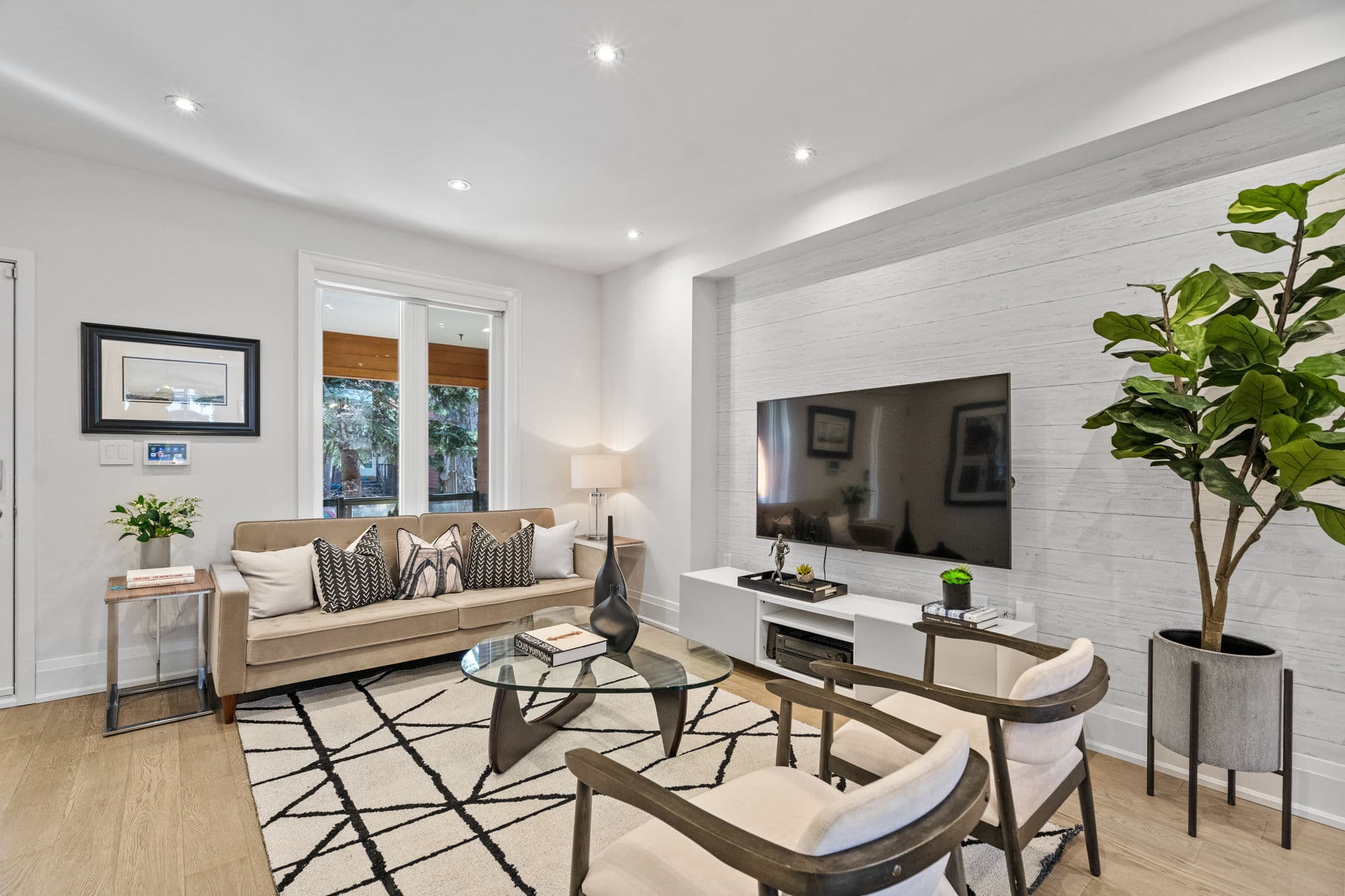 40 Morse St Toronto, ON M4M 2P6
