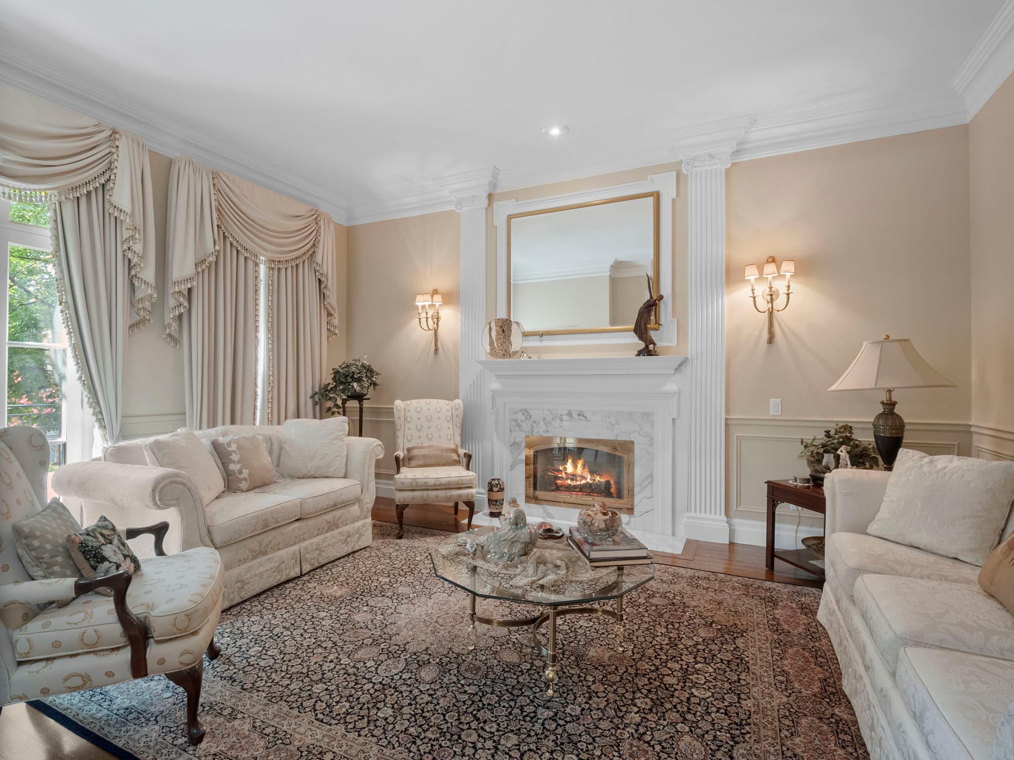 40 Munro Blvd Toronto, ON M2P 1B9