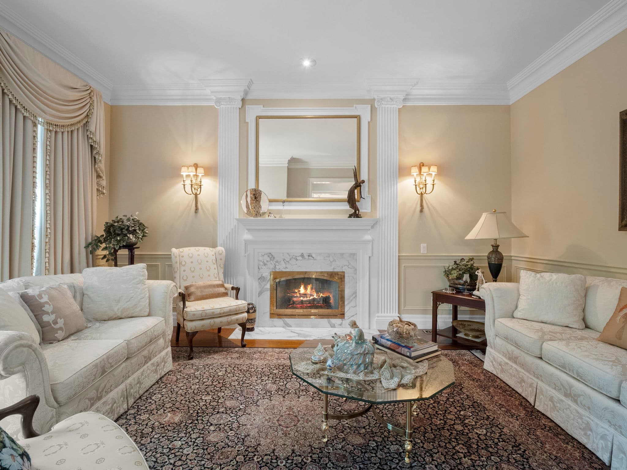 40 Munro Blvd Toronto, ON M2P 1B9