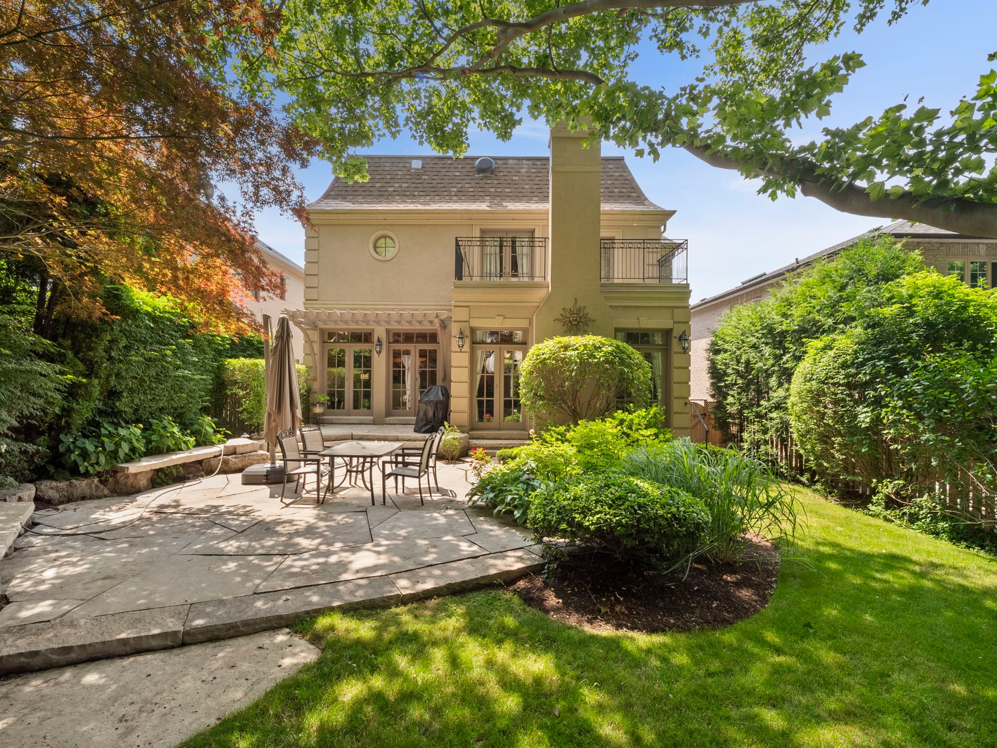 40 Munro Blvd Toronto, ON M2P 1B9