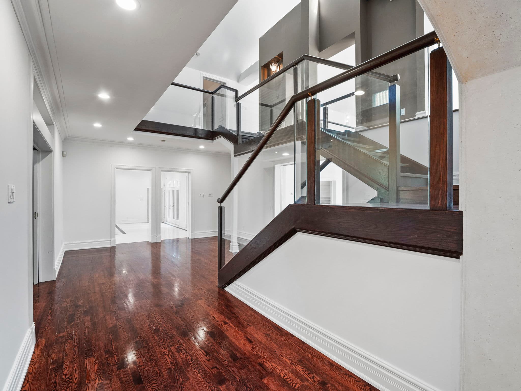 40 Old Colony Rd Toronto, ON M2L 2K1