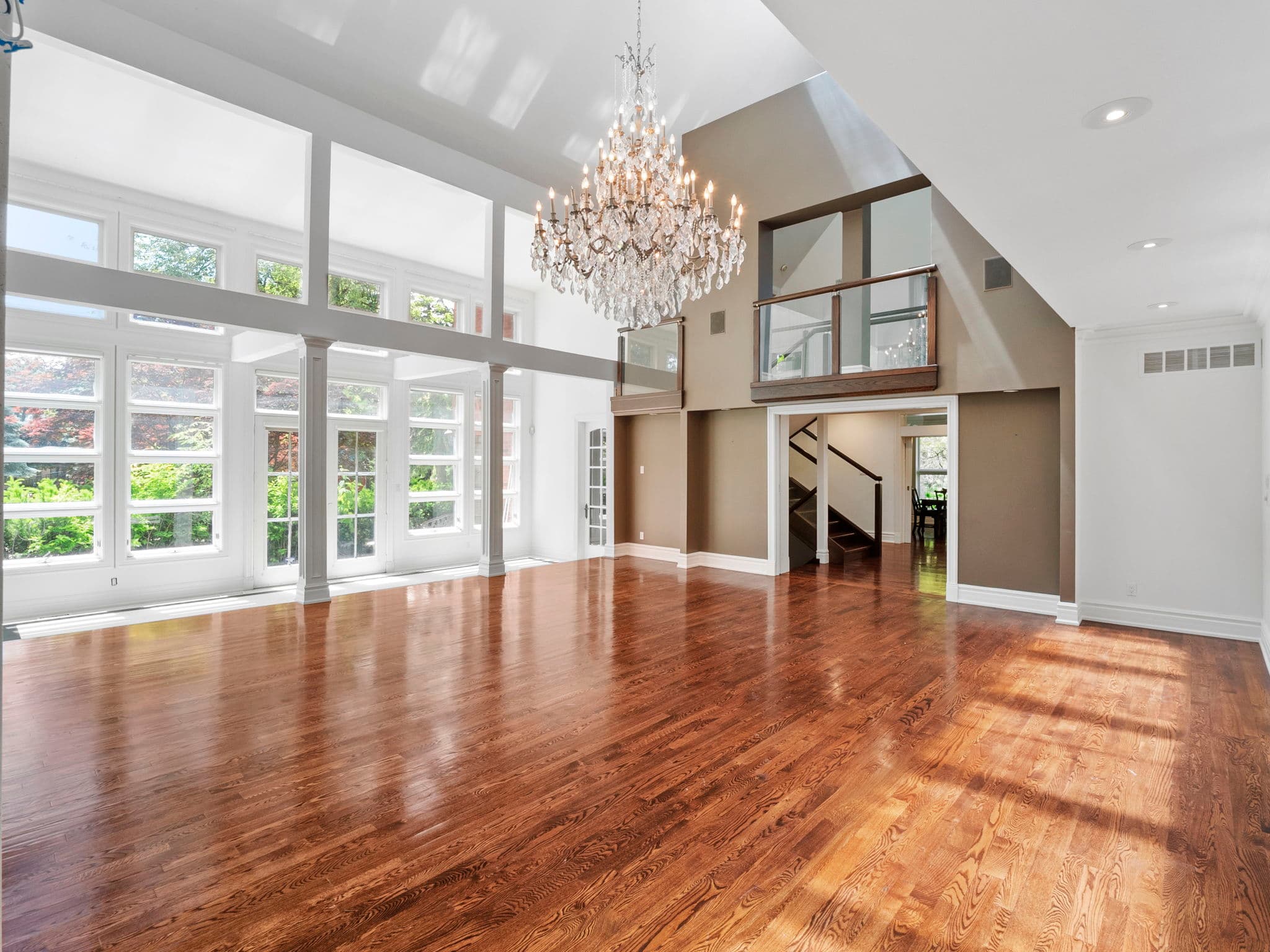 40 Old Colony Rd Toronto, ON M2L 2K1