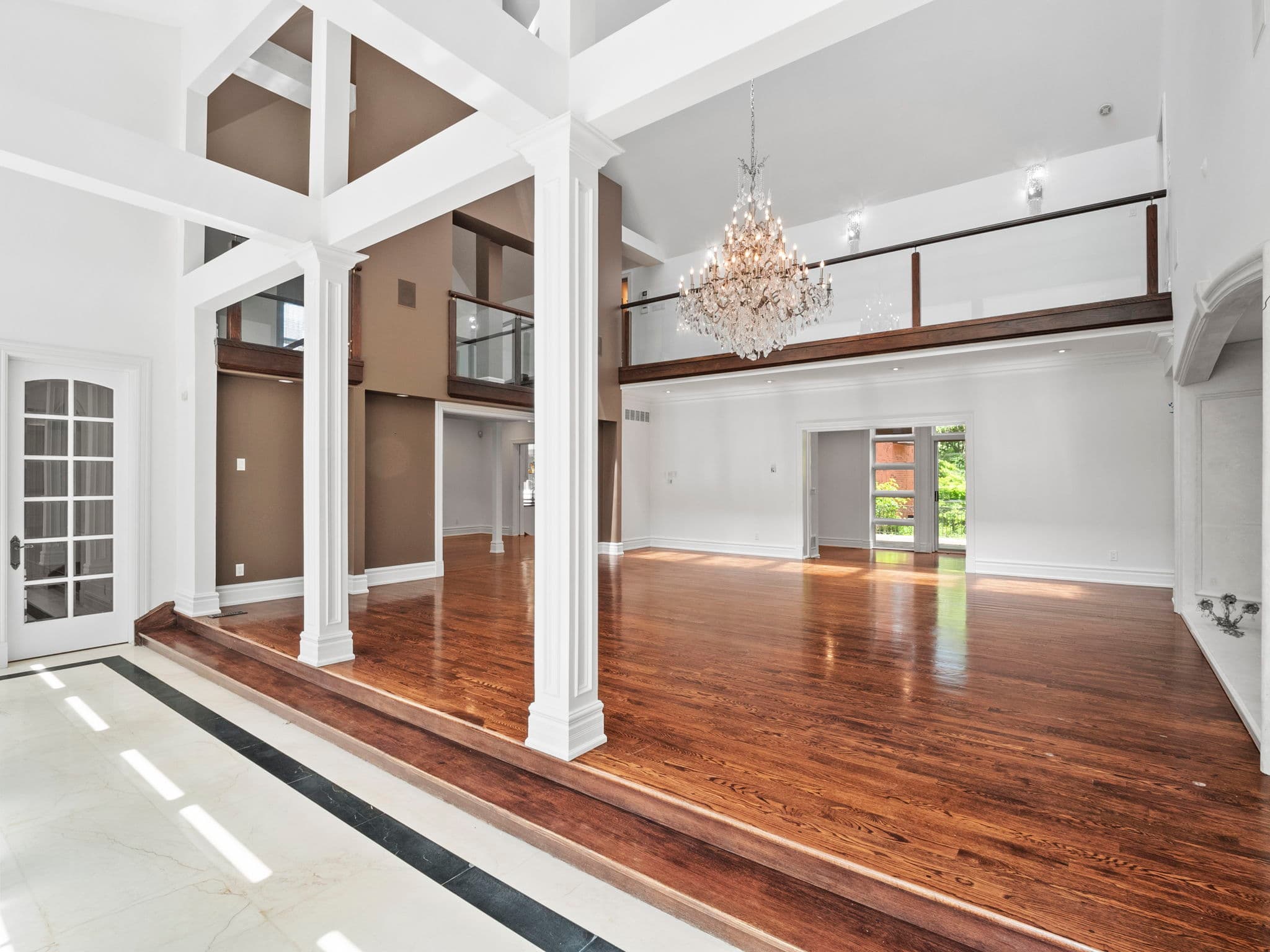 40 Old Colony Rd Toronto, ON M2L 2K1