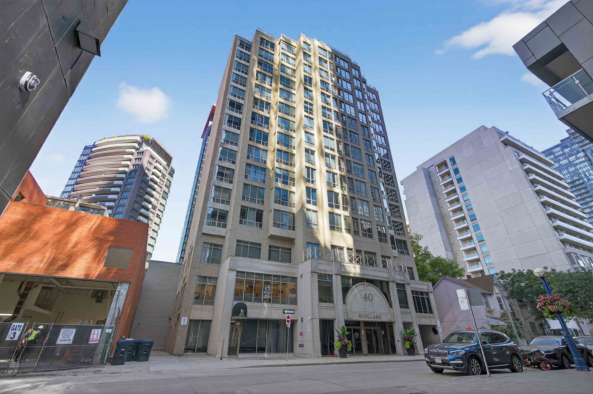 40 Scollard St Suite 1502 Toronto, ON M5R 3S1