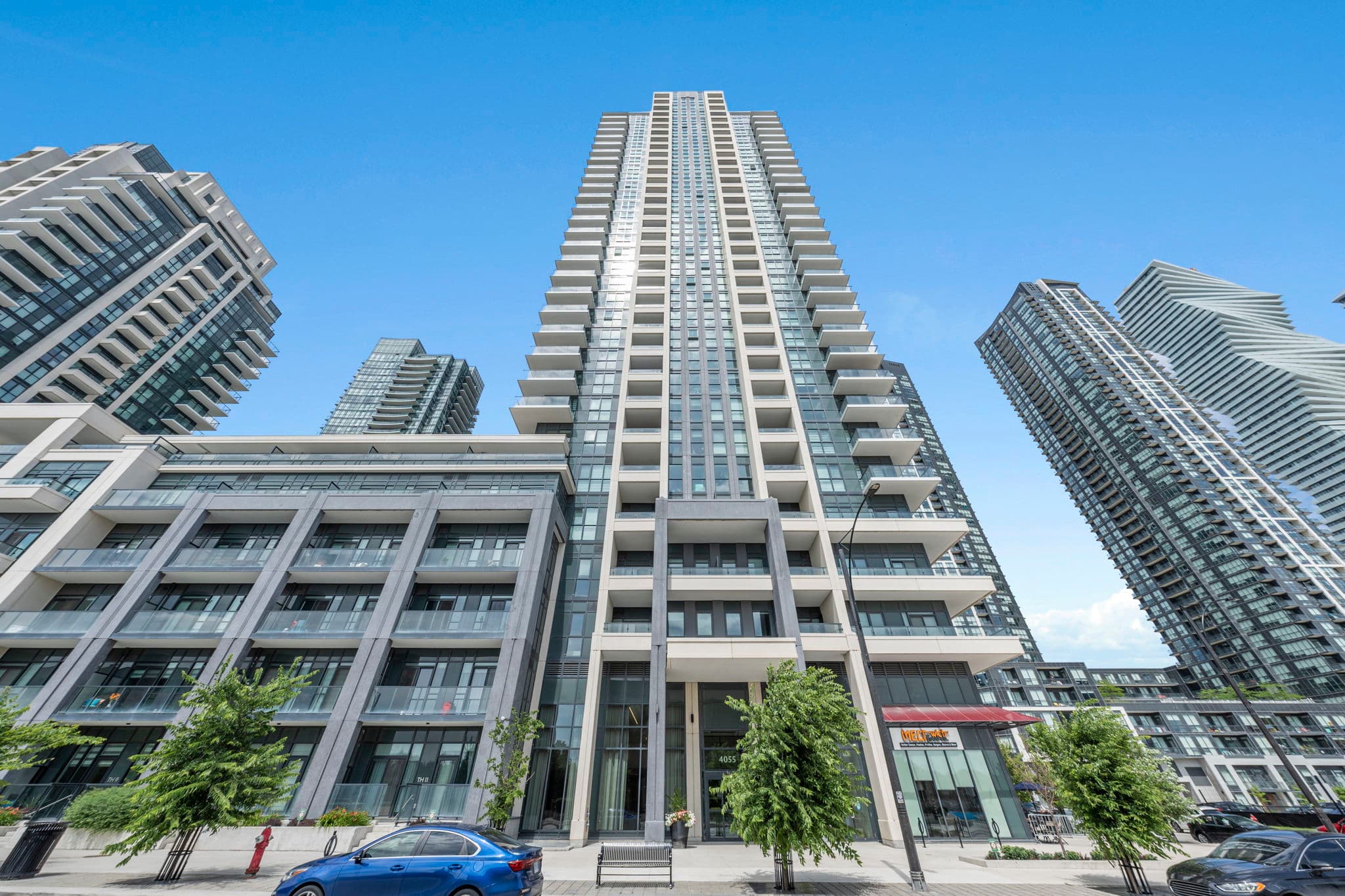 4055 Parkside Village Dr Unit 2021 Mississauga, ON L5B 0K8