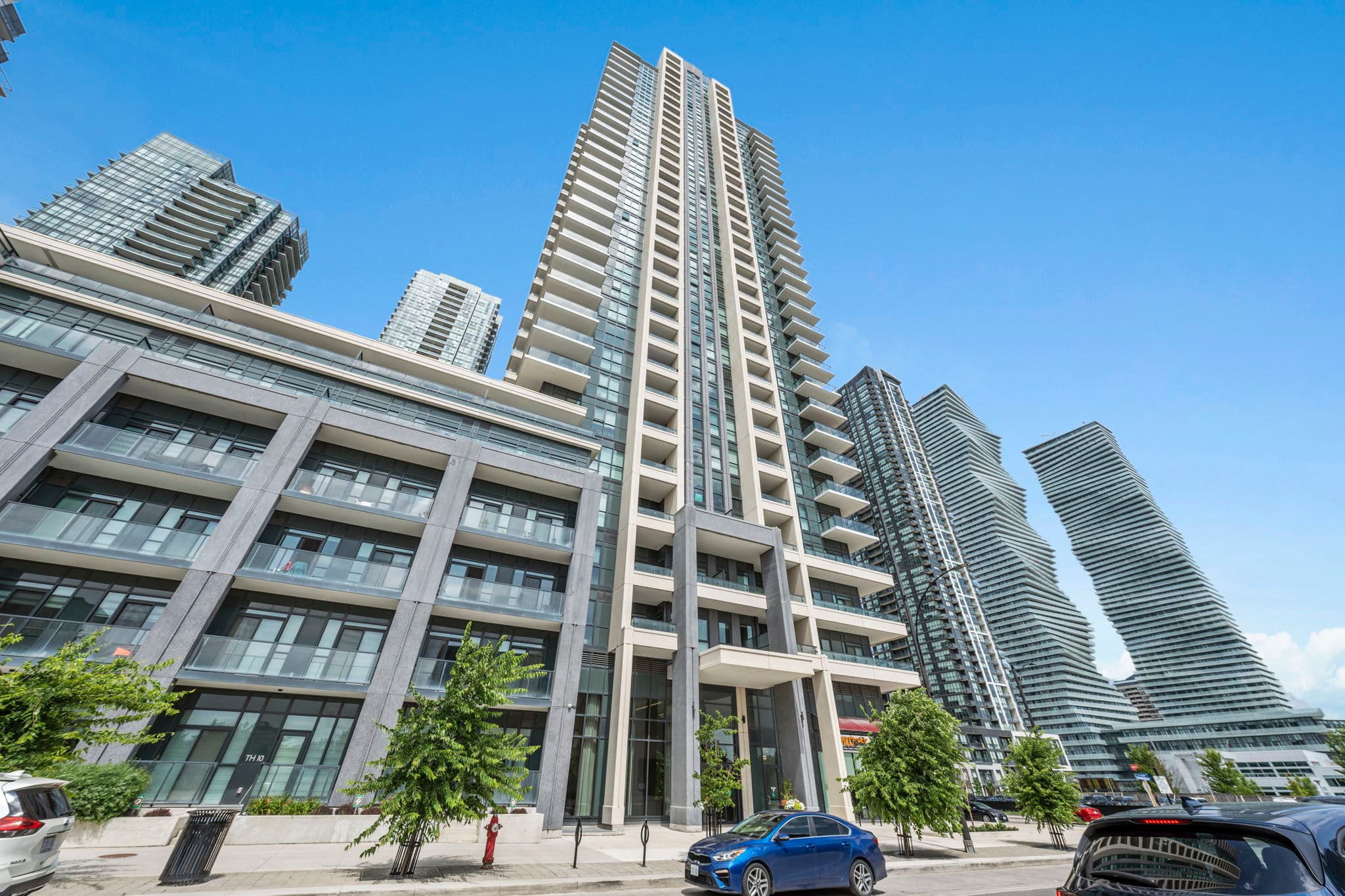 4055 Parkside Village Dr Unit 2021 Mississauga, ON L5B 0K8