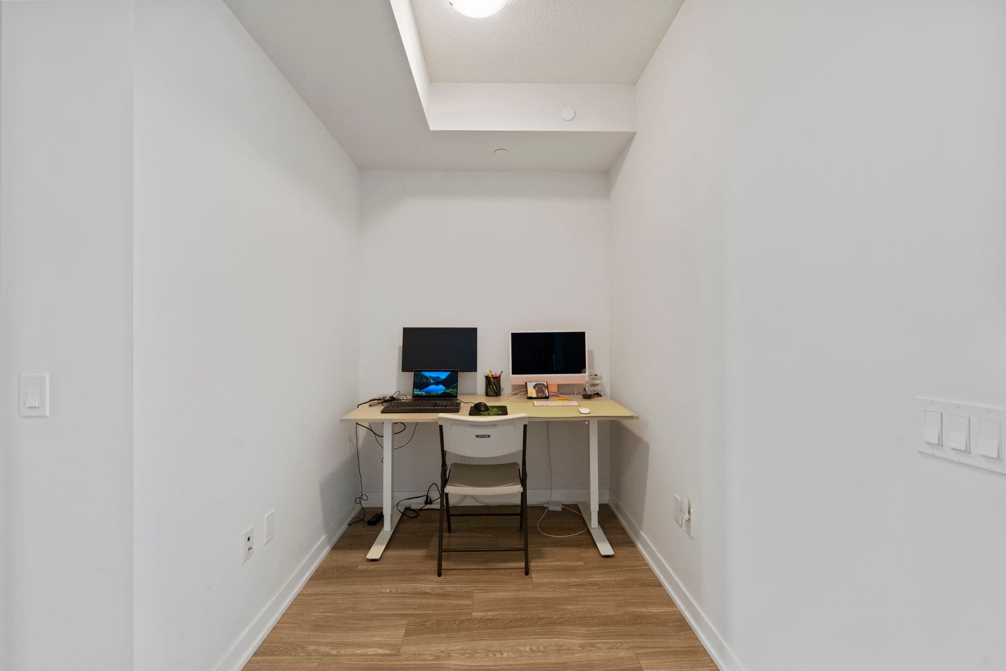 4055 Parkside Village Dr Unit 2021 Mississauga, ON L5B 0K8