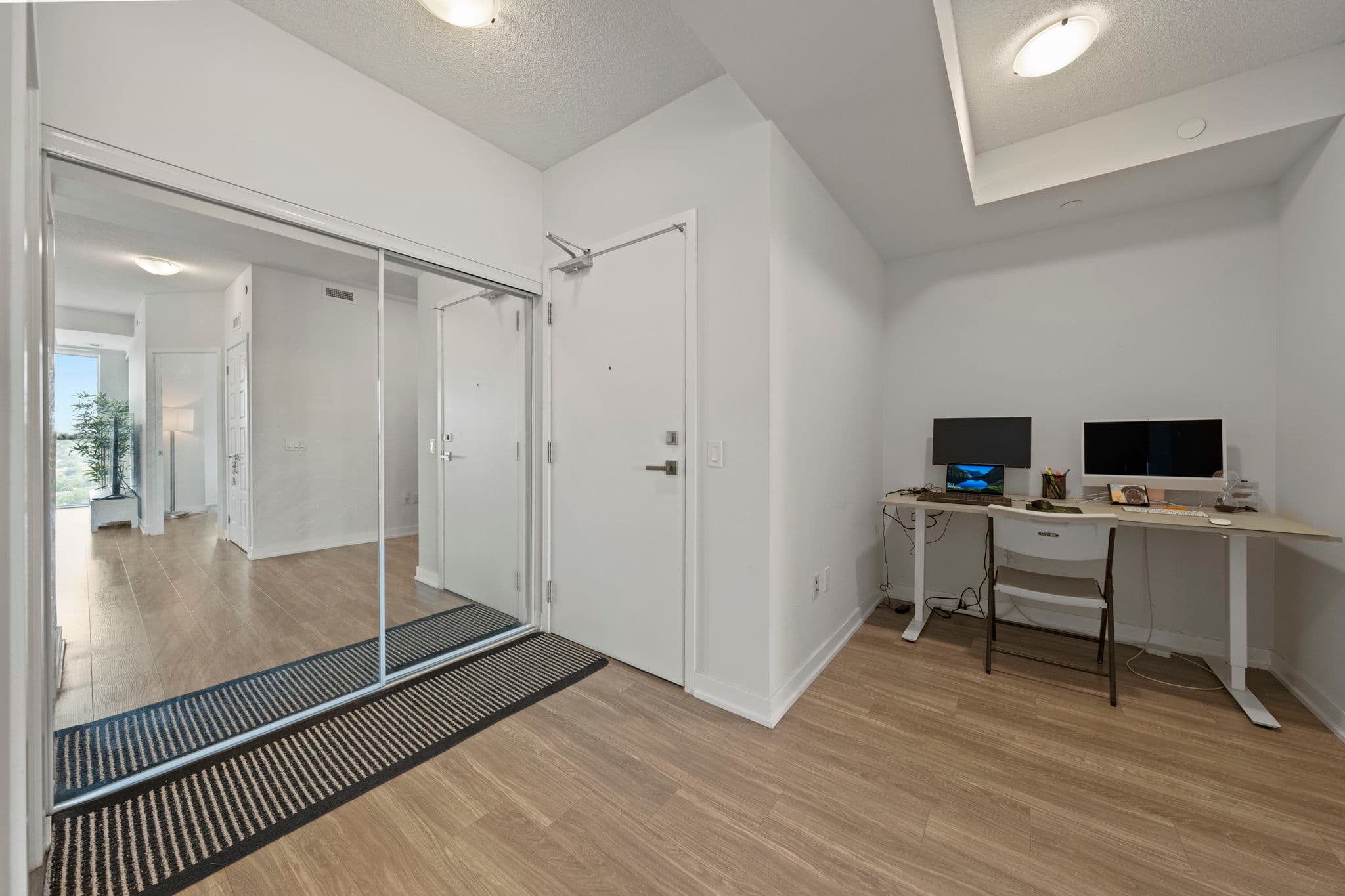 4055 Parkside Village Dr Unit 2021 Mississauga, ON L5B 0K8