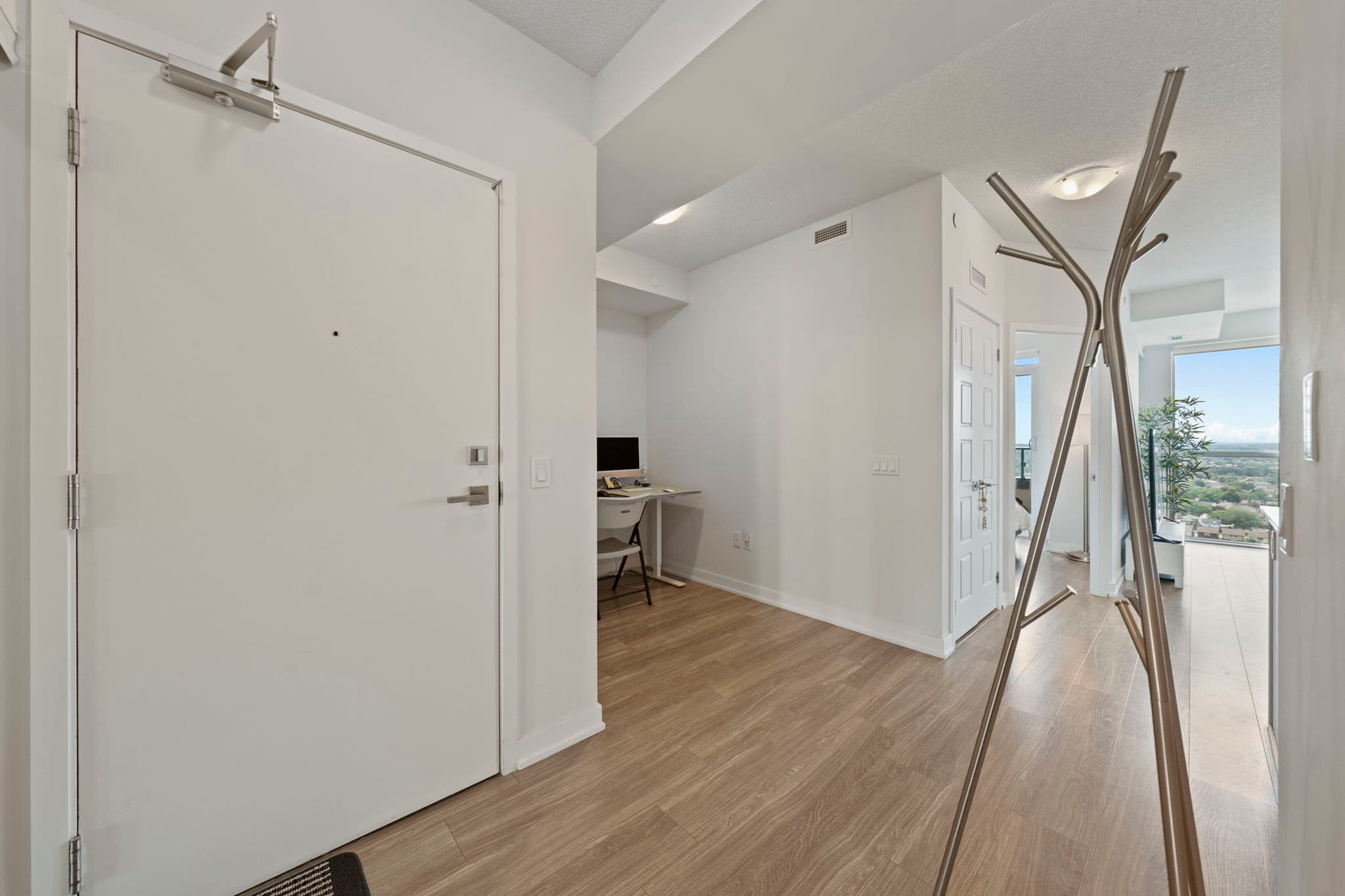 4055 Parkside Village Dr Unit 2021 Mississauga, ON L5B 0K8