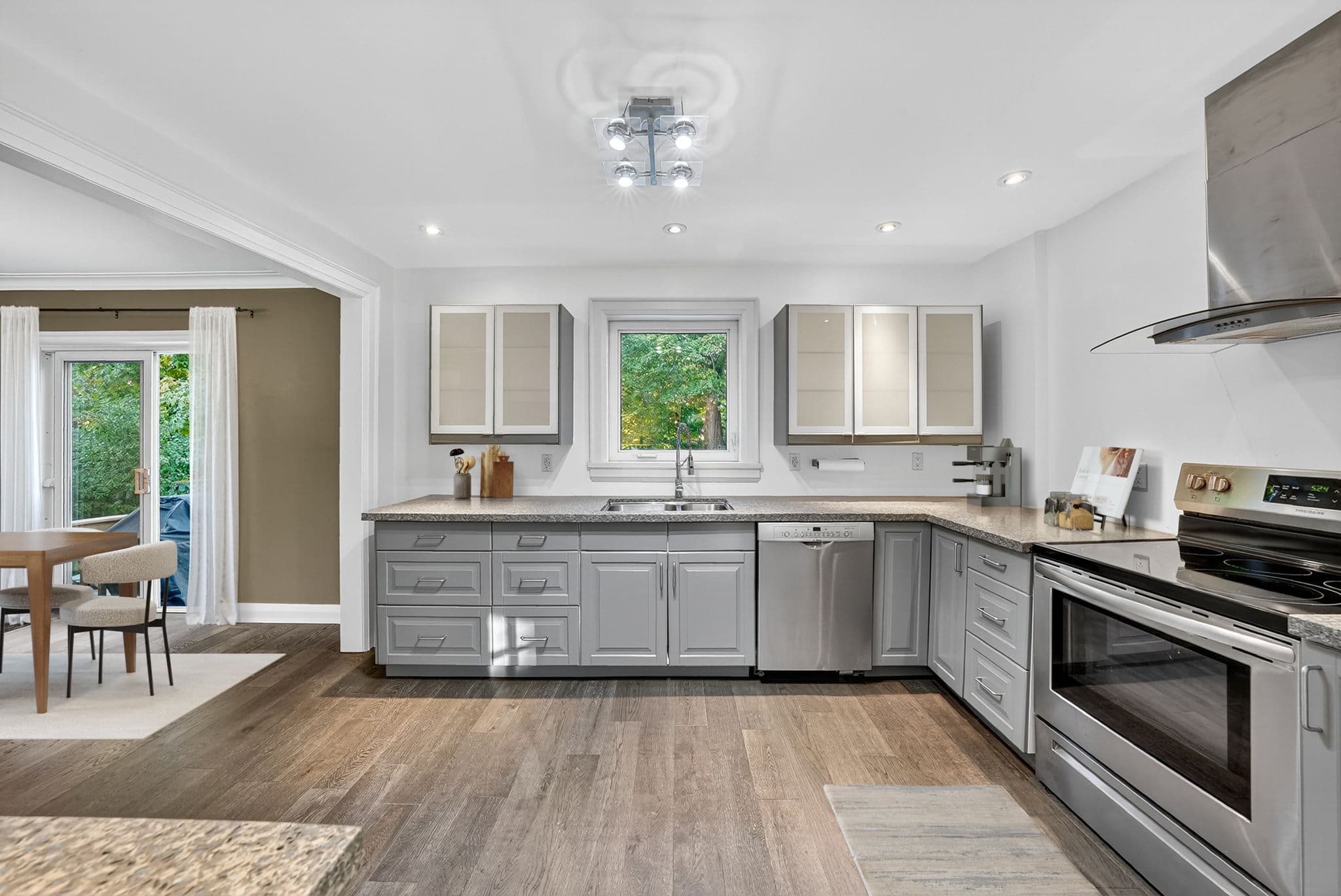 41 Cliffside Dr Toronto, ON M1N 1K9