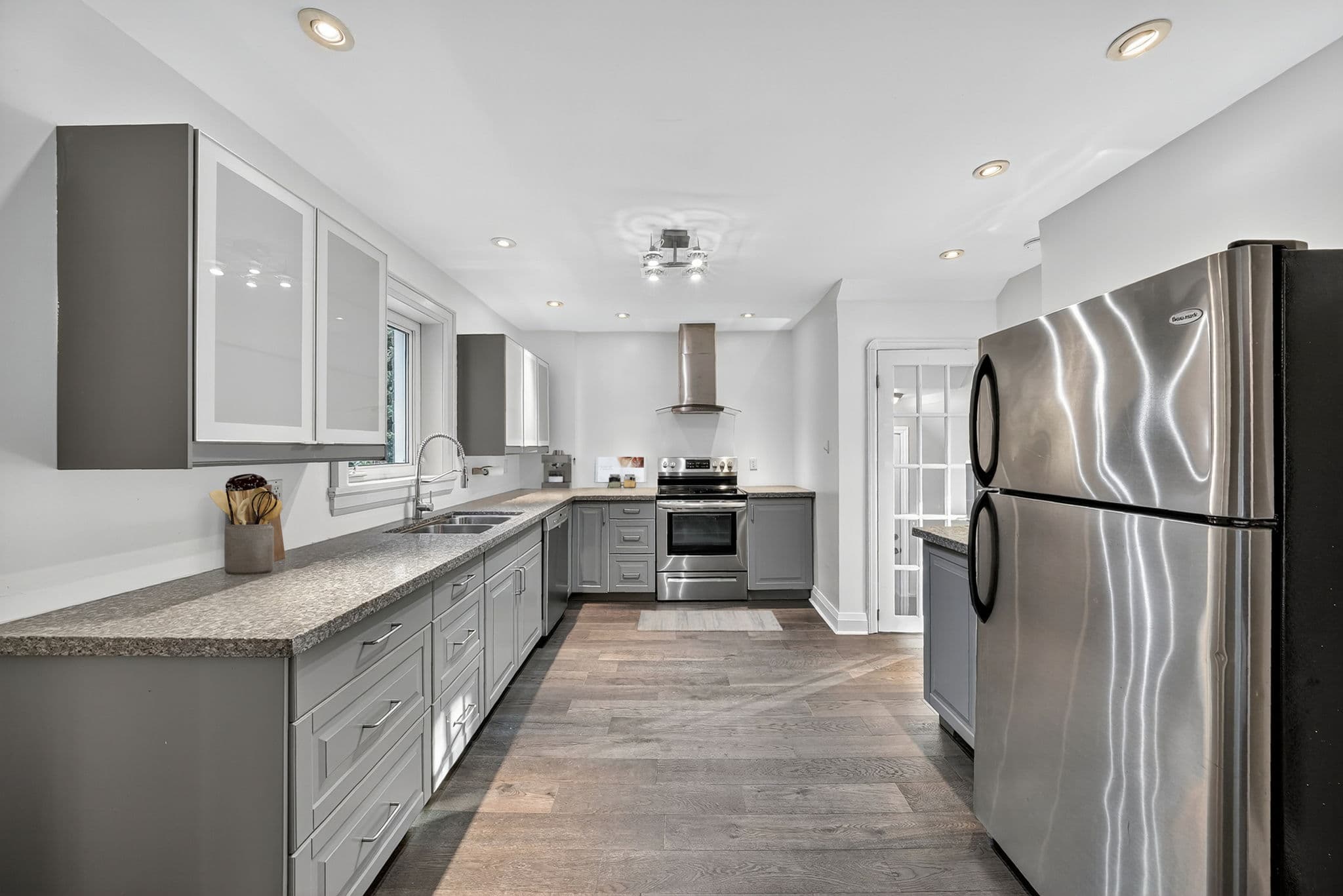 41 Cliffside Dr Toronto, ON M1N 1K9
