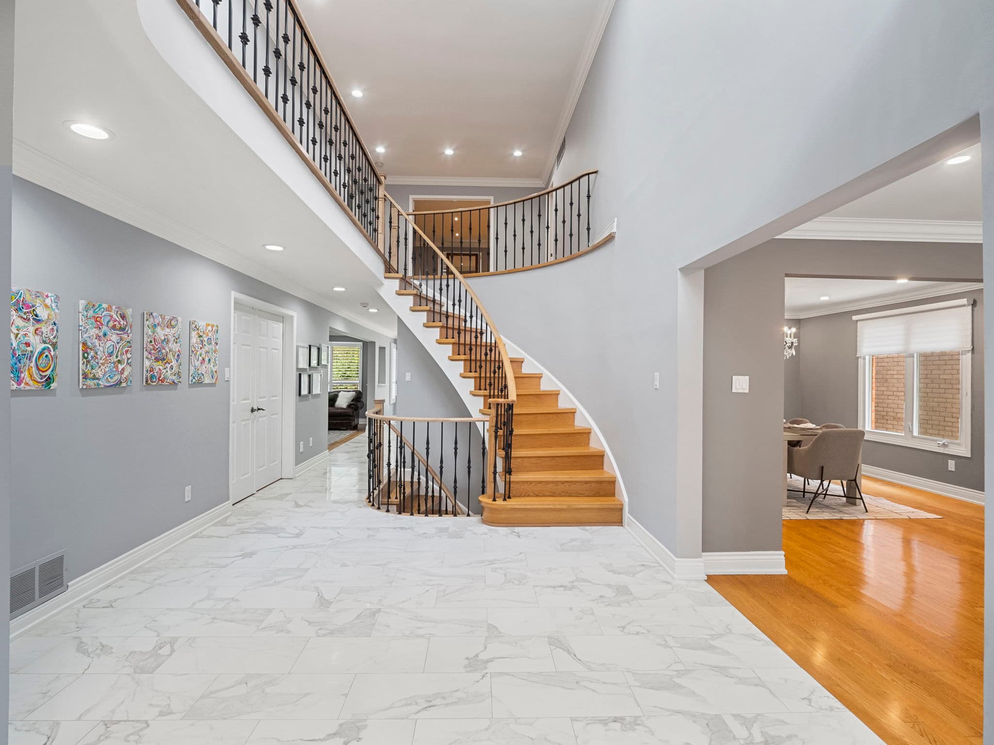 41 Hefhill Ct Vaughan, ON L4J 7L9