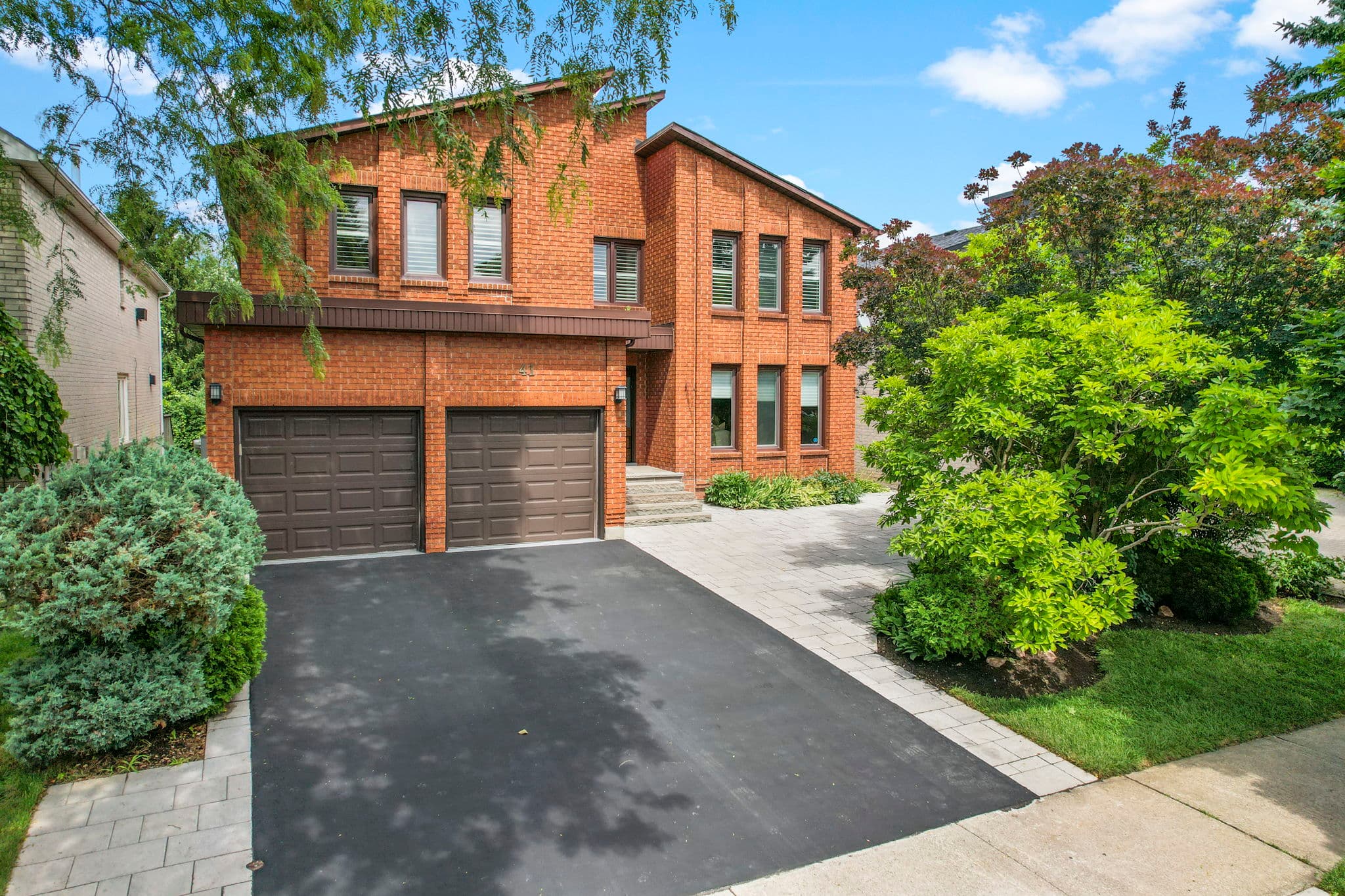 41 Hefhill Ct Vaughan, ON L4J 7L9