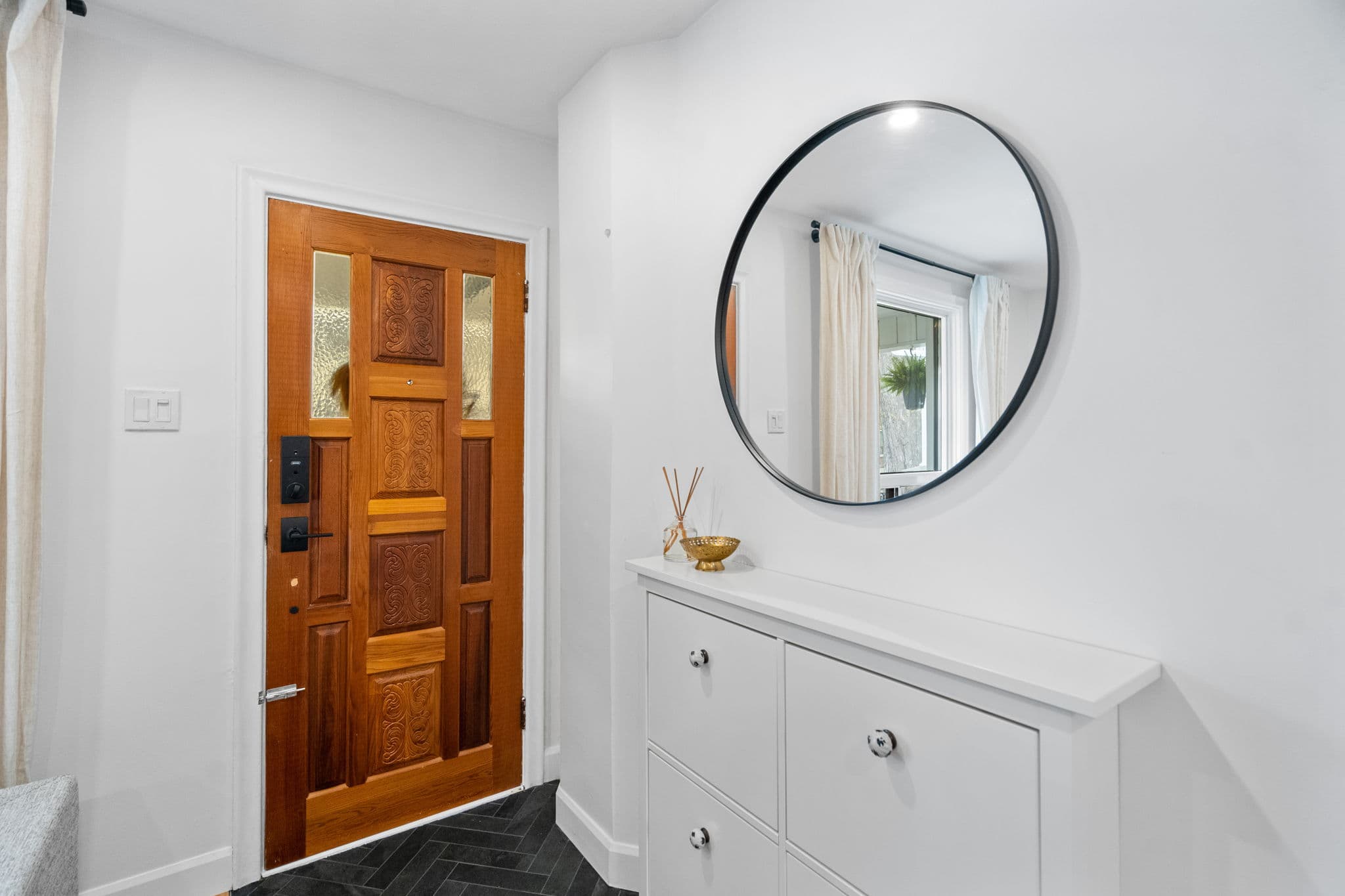 41 Talbot St Toronto, ON M6N 1G5