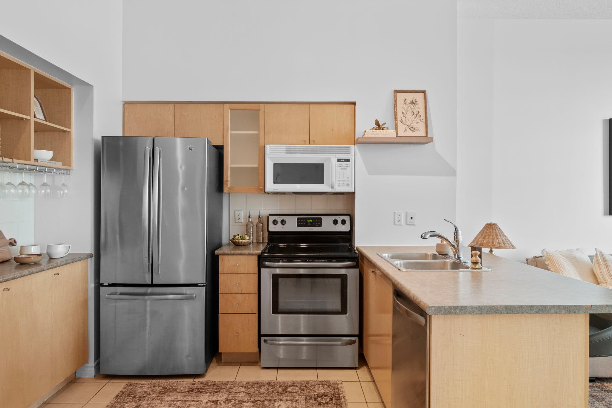 410 Queens Quay W Unit 413 Toronto, ON M5V 3T1