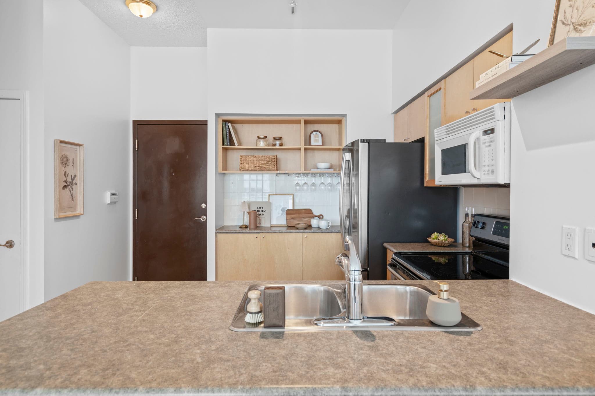 410 Queens Quay W Unit 413 Toronto, ON M5V 3T1